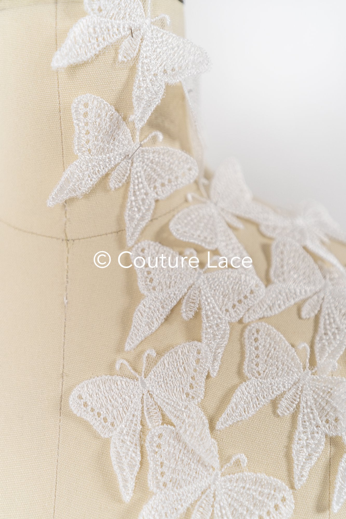 20Stk. 3D Schmetterlinge Spitzenapplikation/ Hochzeitskleid Spitzenapplikation/ Bestickte Schmetterlinge// A26-179B