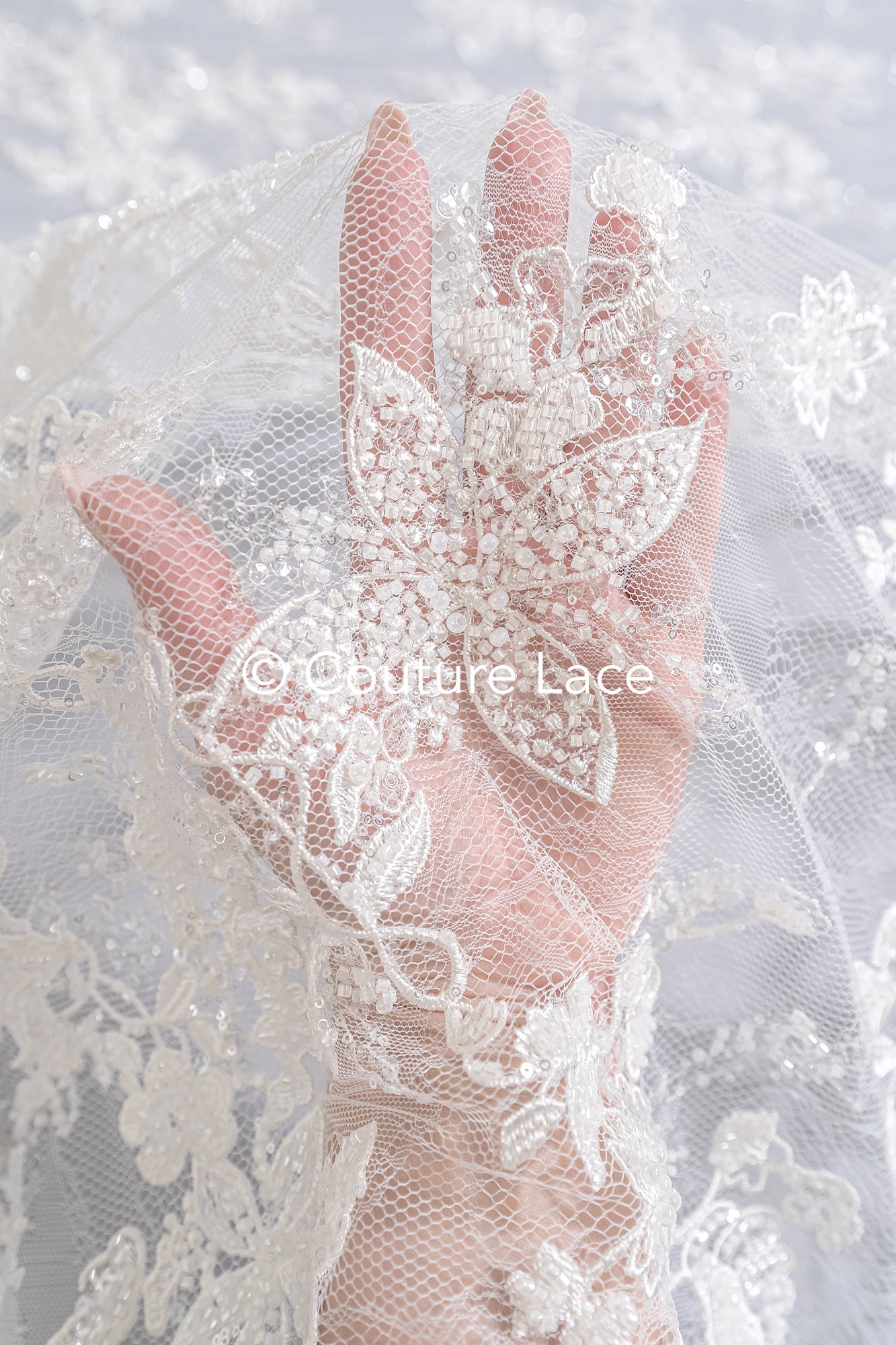 Perlen-Spitzenstoff/ Couture-Spitzenstoff floral/ Braut-Spitzenstoff/ Perlen-Spitzenstoff// L24-692