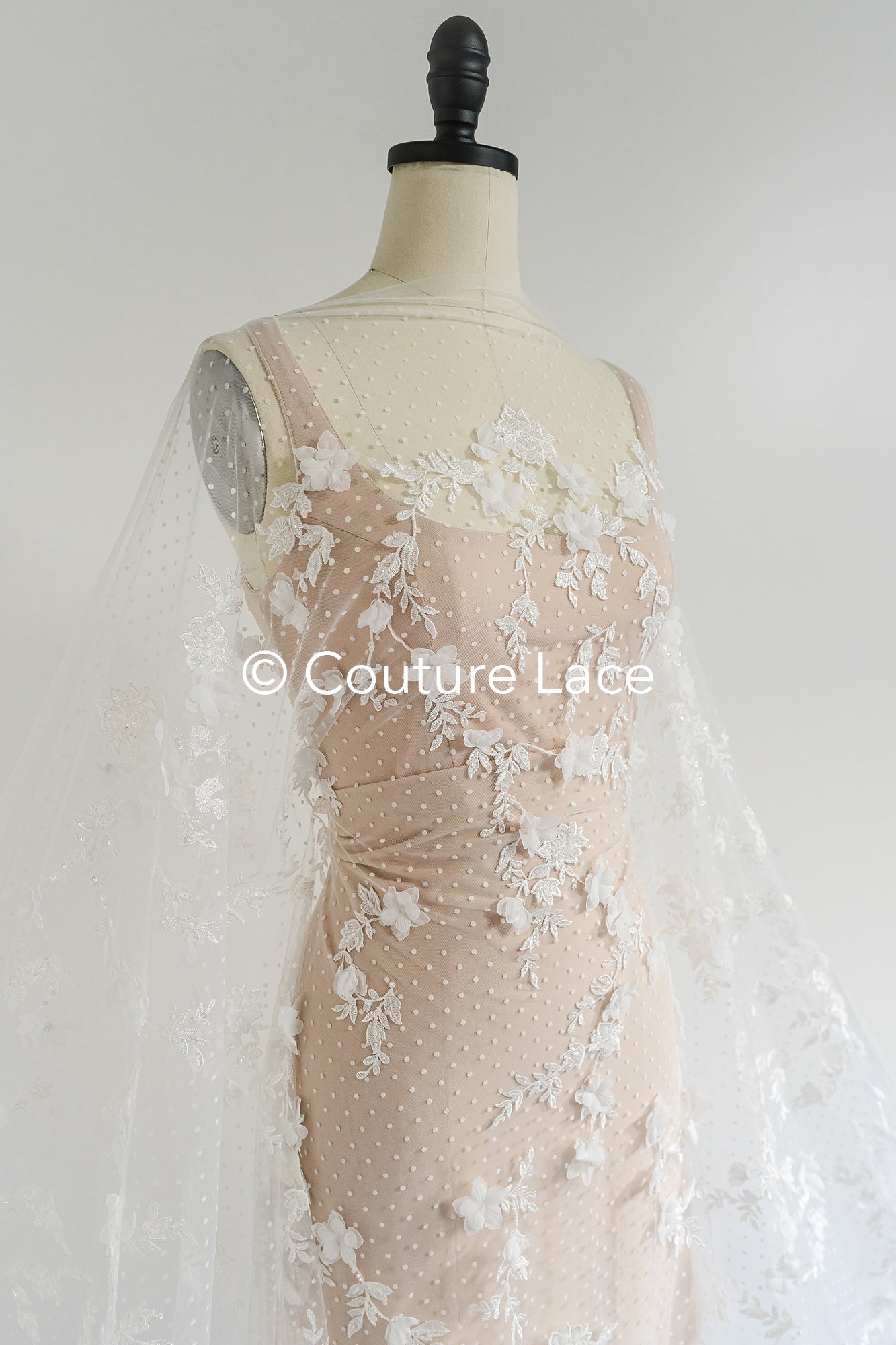 3D Blumen-Spitzenstoff/ Braut-Spitzenstoff/ Romantischer Spitzenstoff mit 3D Blumen & Punkten// L24-702