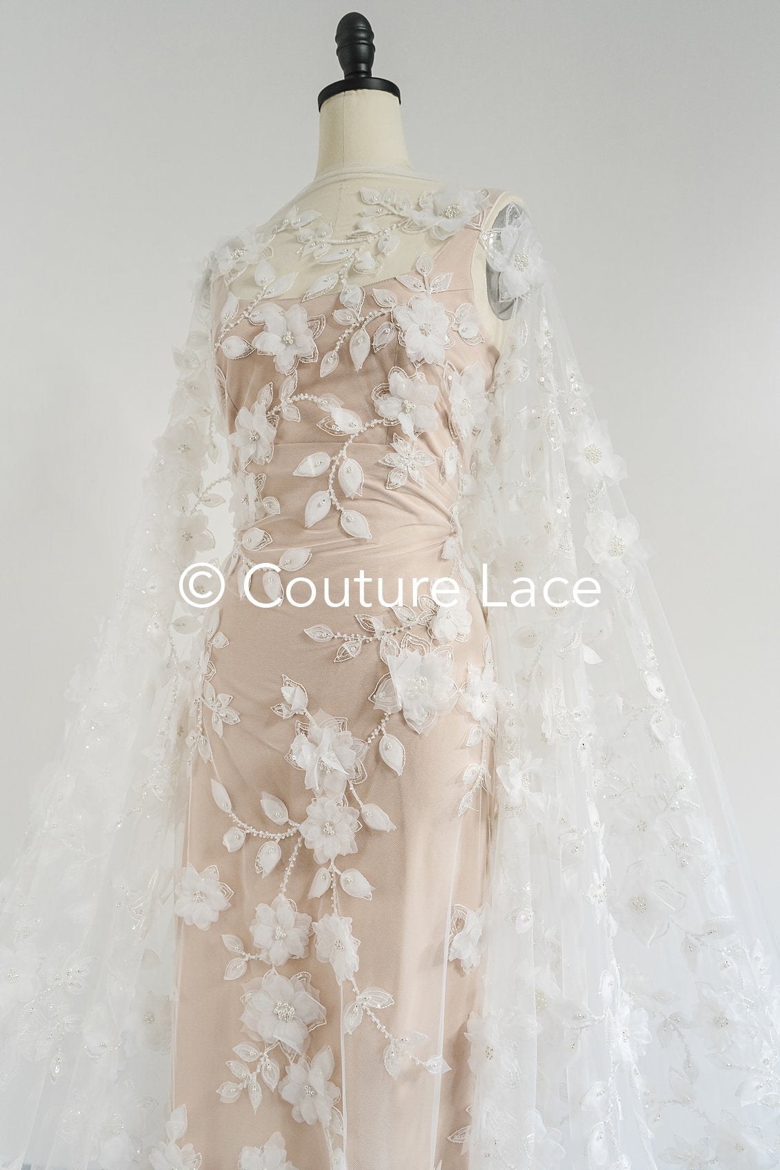 Exquisite Florale Spitze für Brautkleider, Jäckchen und Hochzeitsaccessoires // L25-717