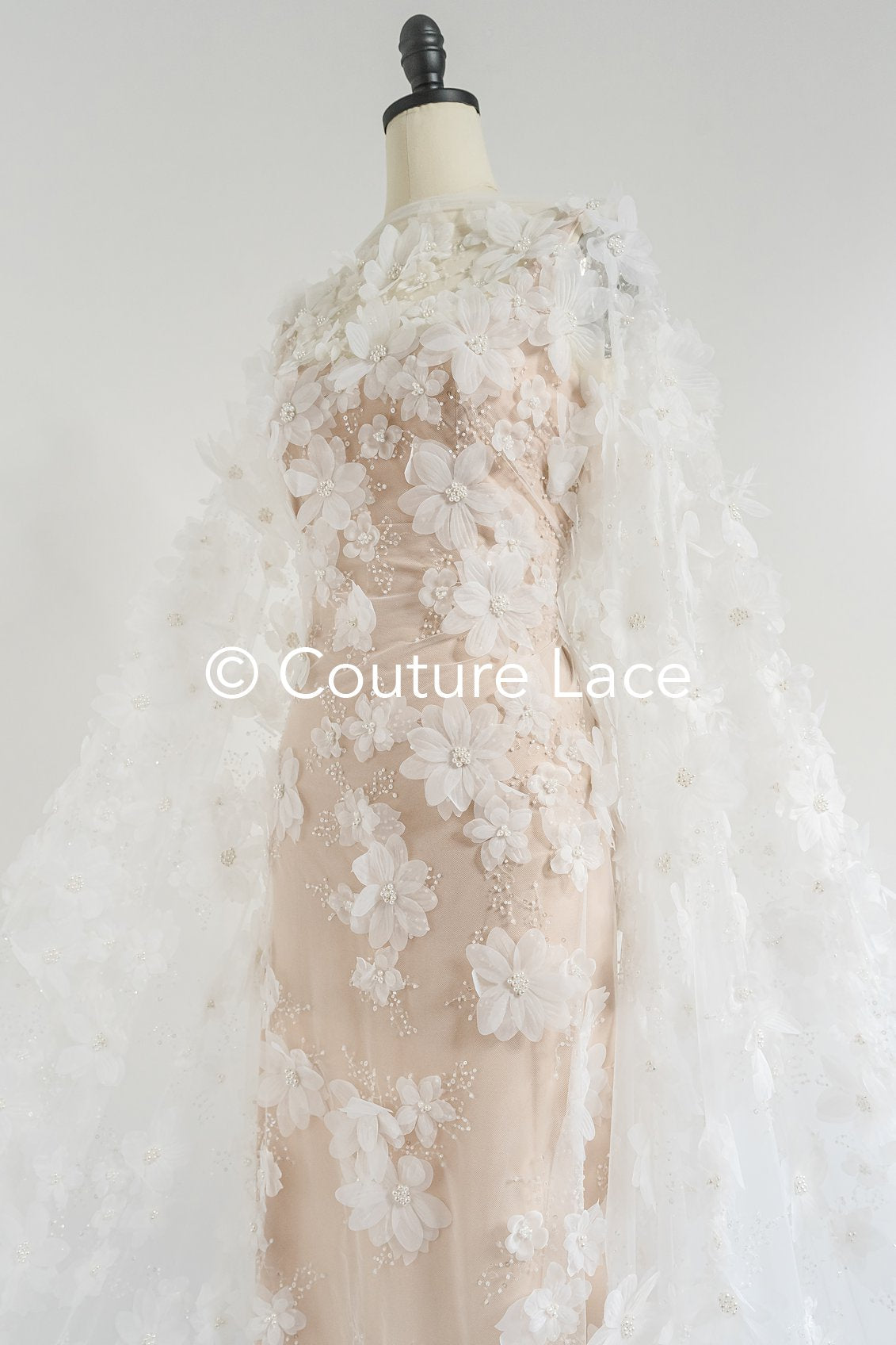 Luxuriöse Florale Spitze für Brautkleider mit handgemachten 3D Blumen // L25-718