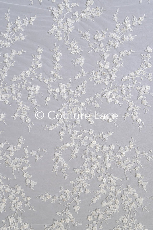 Tissu de dentelle brodée orné de petites branches, de perles et de sequins – Matière élégante pour robes de mariée // L25-719
