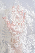 Feine florale Off-White Brautspitze/ weicher blumiger Spitzenstoff/ Brautspitze mit Blumenmuster - L25-720