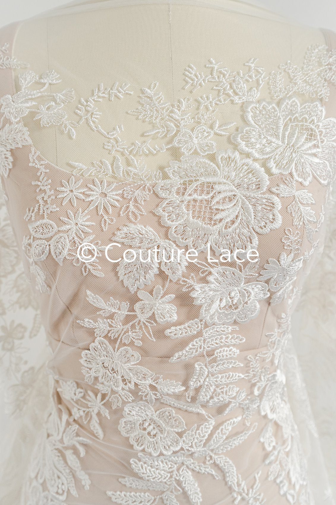 Feine florale Off-White Brautspitze/ weicher blumiger Spitzenstoff/ Brautspitze mit Blumenmuster - L25-720