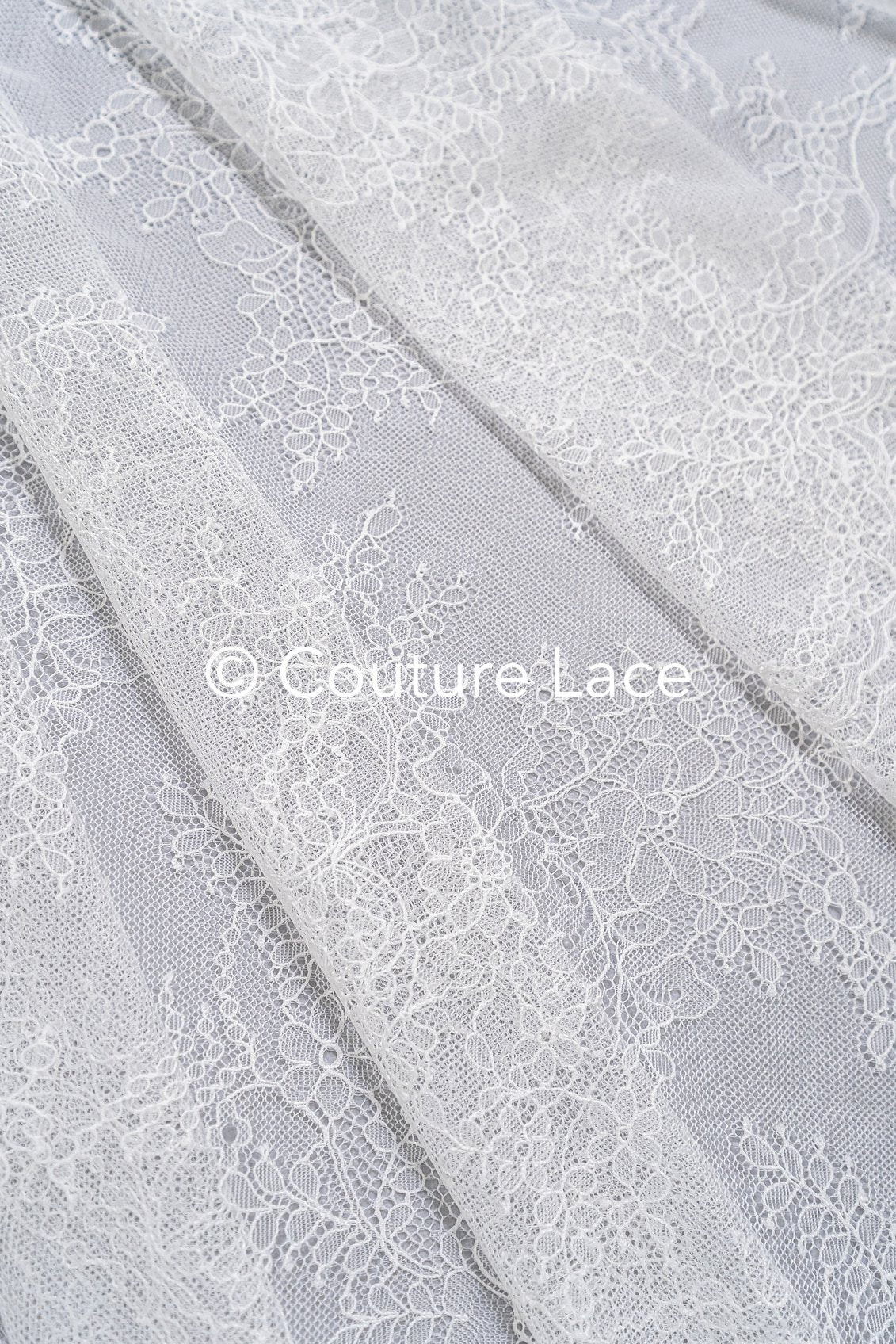 Dentelle de Chantilly pour robe de mariée / Dentelle française pour robe de mariée // L25-724