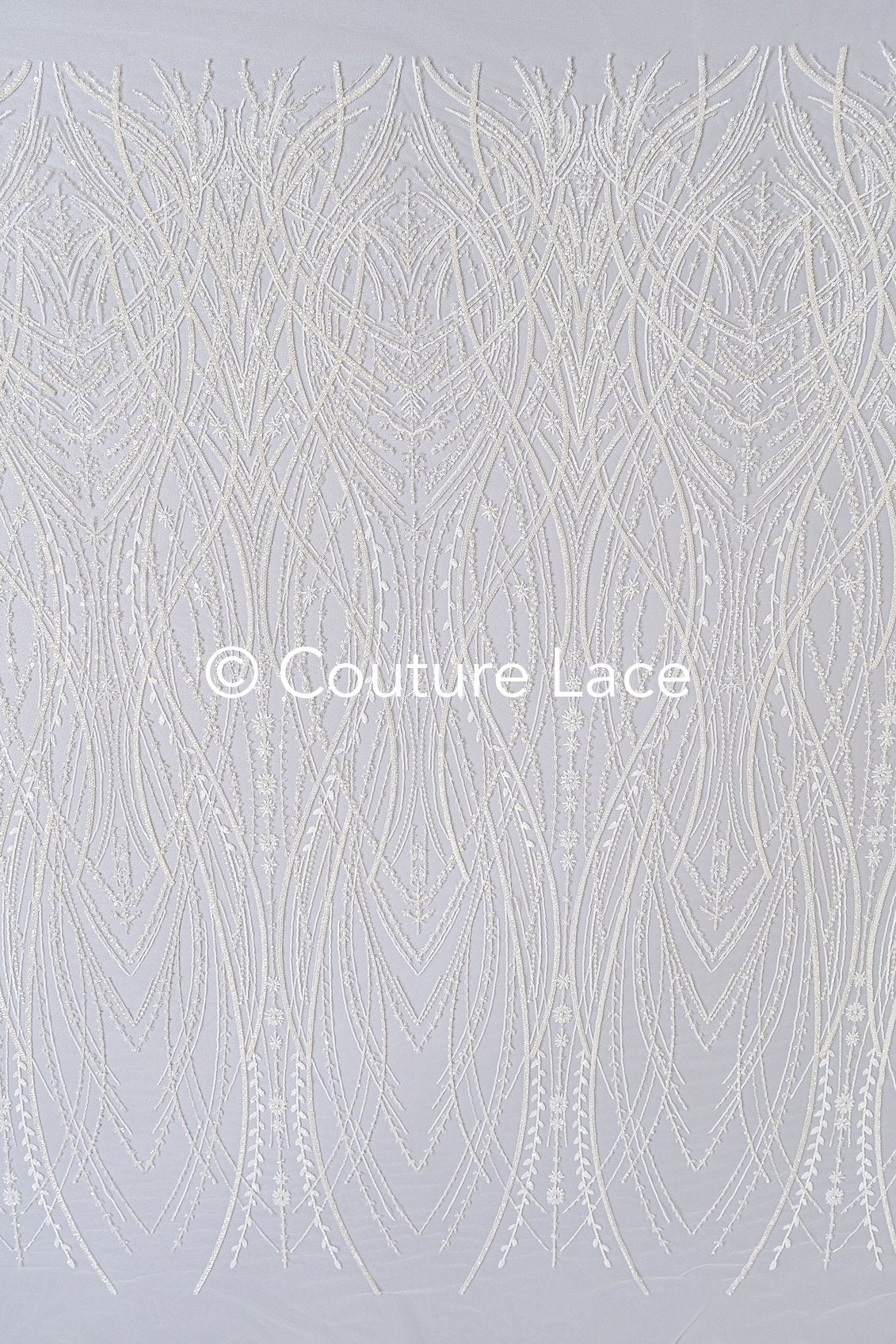 Schwere luxuriöse Perlenstickerei/ Brautspitze mit symmetrischen Muster // L25-727