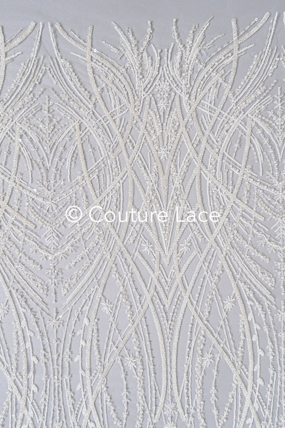 Schwere luxuriöse Perlenstickerei/ Brautspitze mit symmetrischen Muster // L25-727