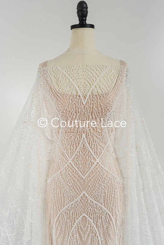 Schwere luxuriöse Perlenstickerei/ Brautspitze mit symmetrischen Muster // L25-728