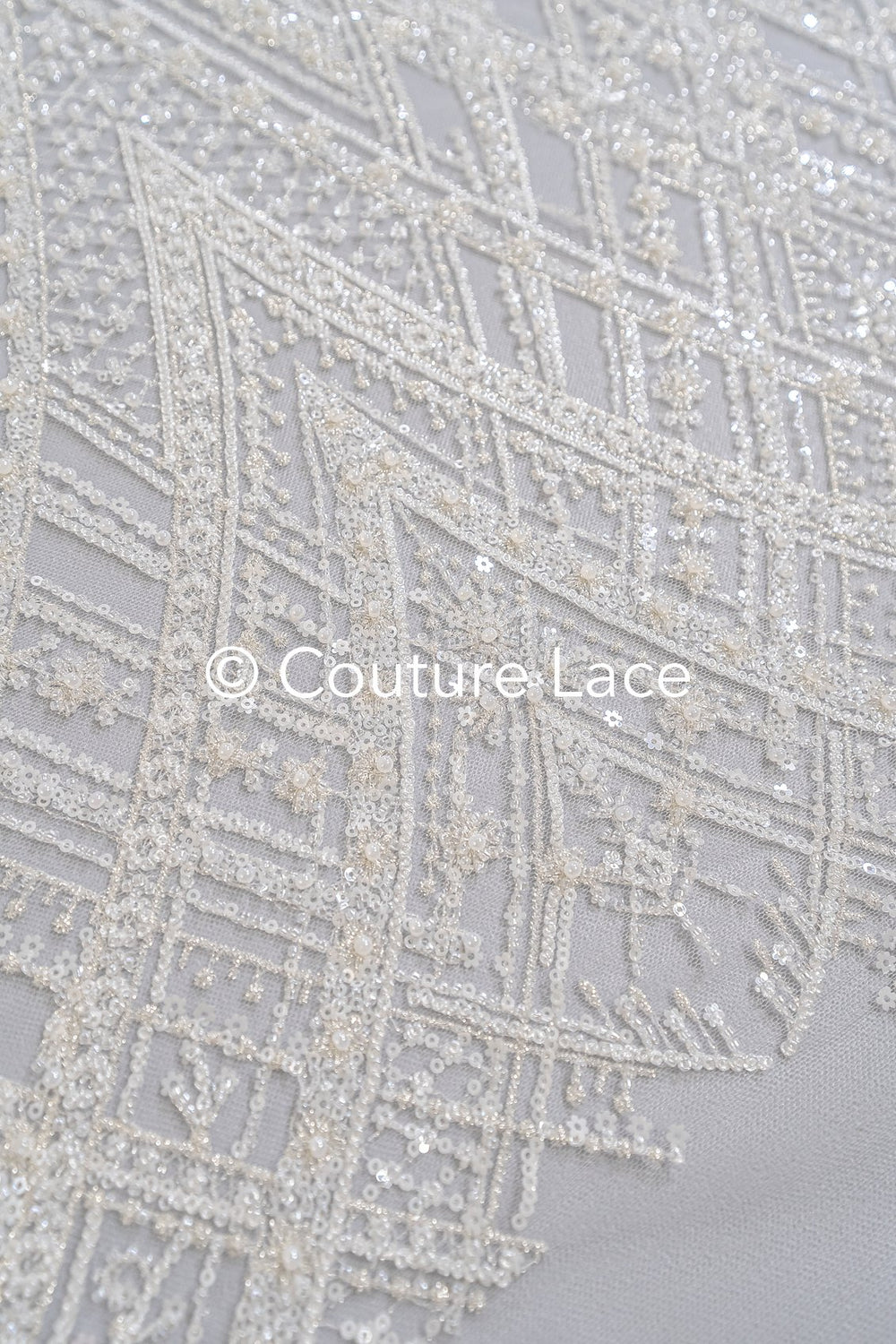 Geometrische Perlenbestickte Brautspitze/ Luxuriöse Perlenspitze für Brautkleider // L25-730