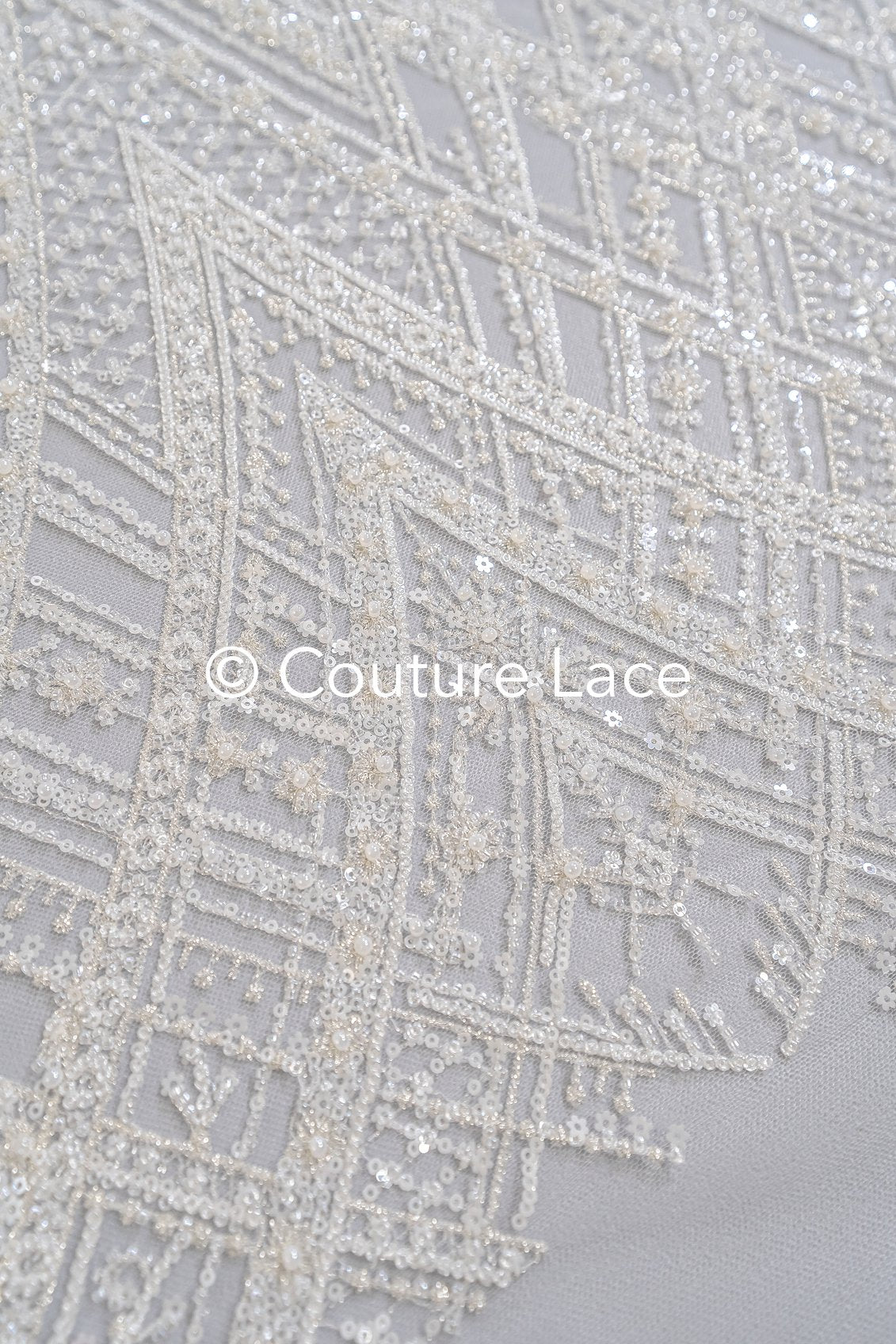 Geometrische Perlenbestickte Brautspitze/ Luxuriöse Perlenspitze für Brautkleider // L25-730