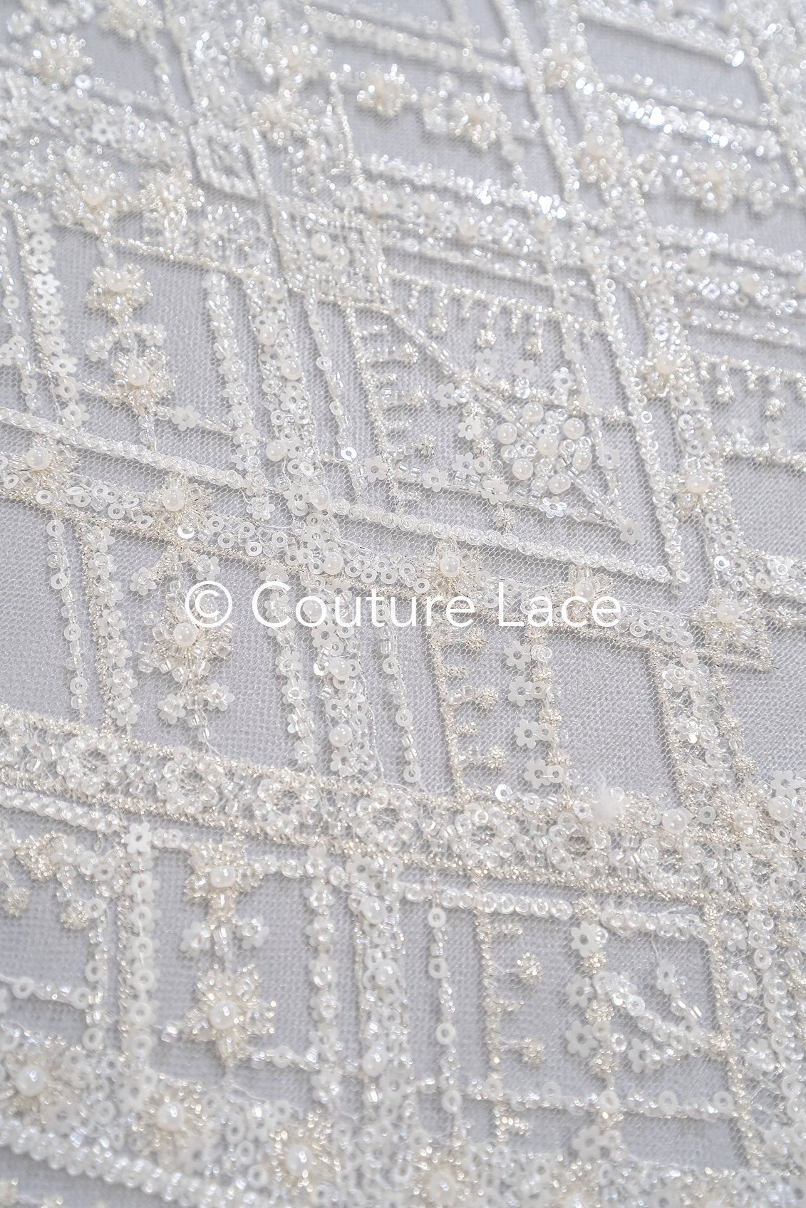 Geometrische Perlenbestickte Brautspitze/ Luxuriöse Perlenspitze für Brautkleider // L25-730