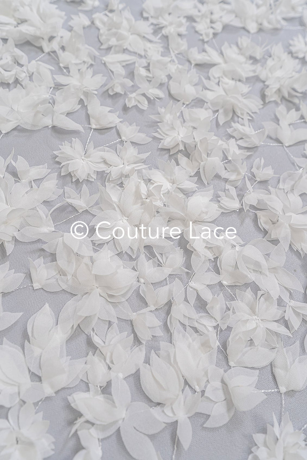 Luxuriöse 3D Blumen Handbestickte Brautspitze – Perfekt für Hochzeitsmode und Couture // L25-735