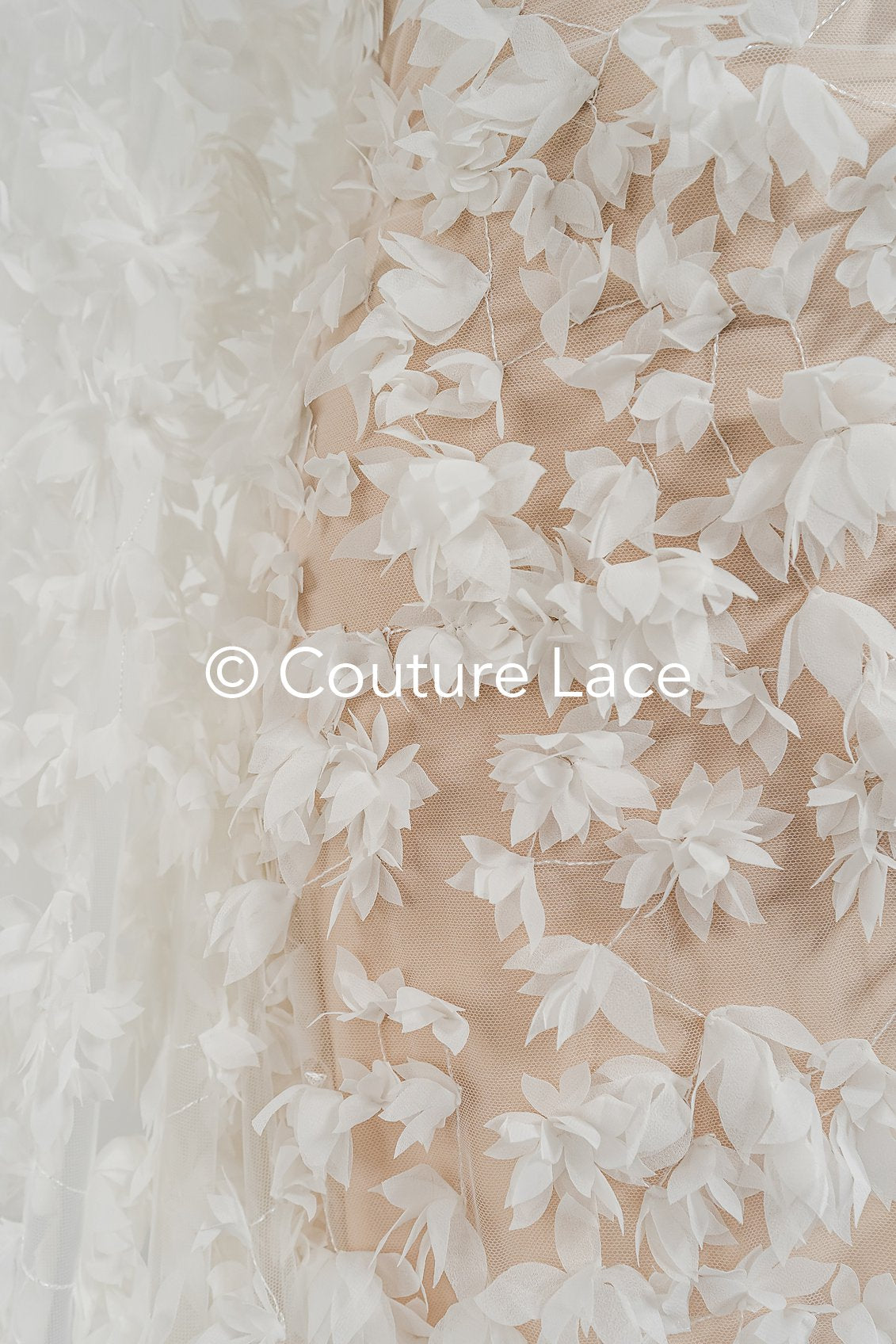 Luxuriöse 3D Blumen Handbestickte Brautspitze – Perfekt für Hochzeitsmode und Couture // L25-735