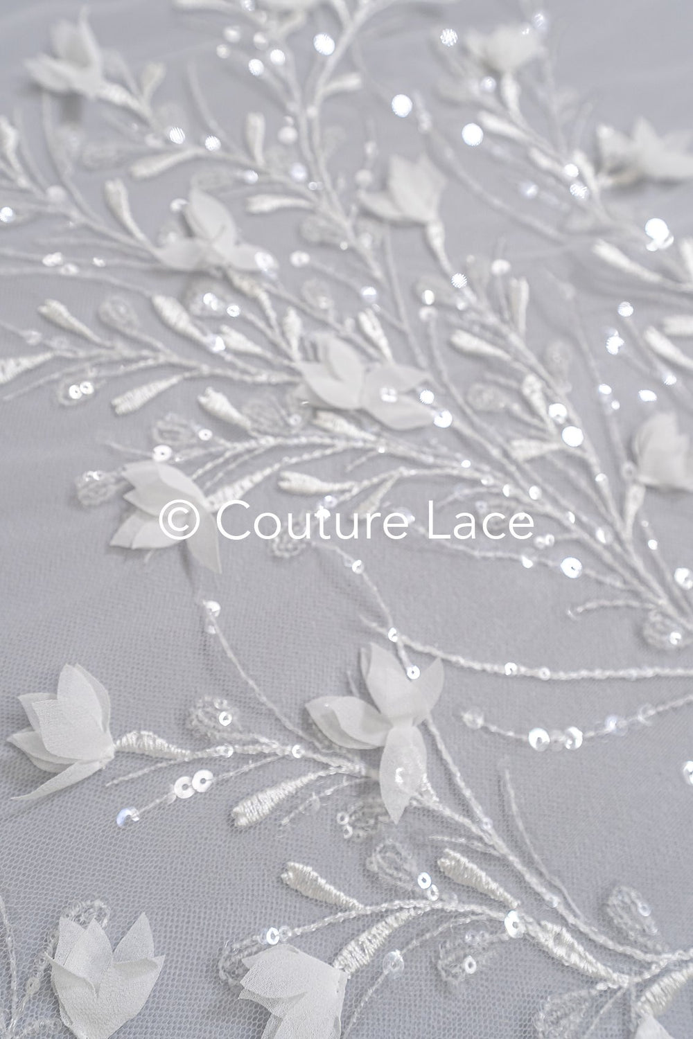 Romantische 3D Blumen Handbestickte Brautspitze – Perfekt für Brautkleider und Braut-Couture // L25-736
