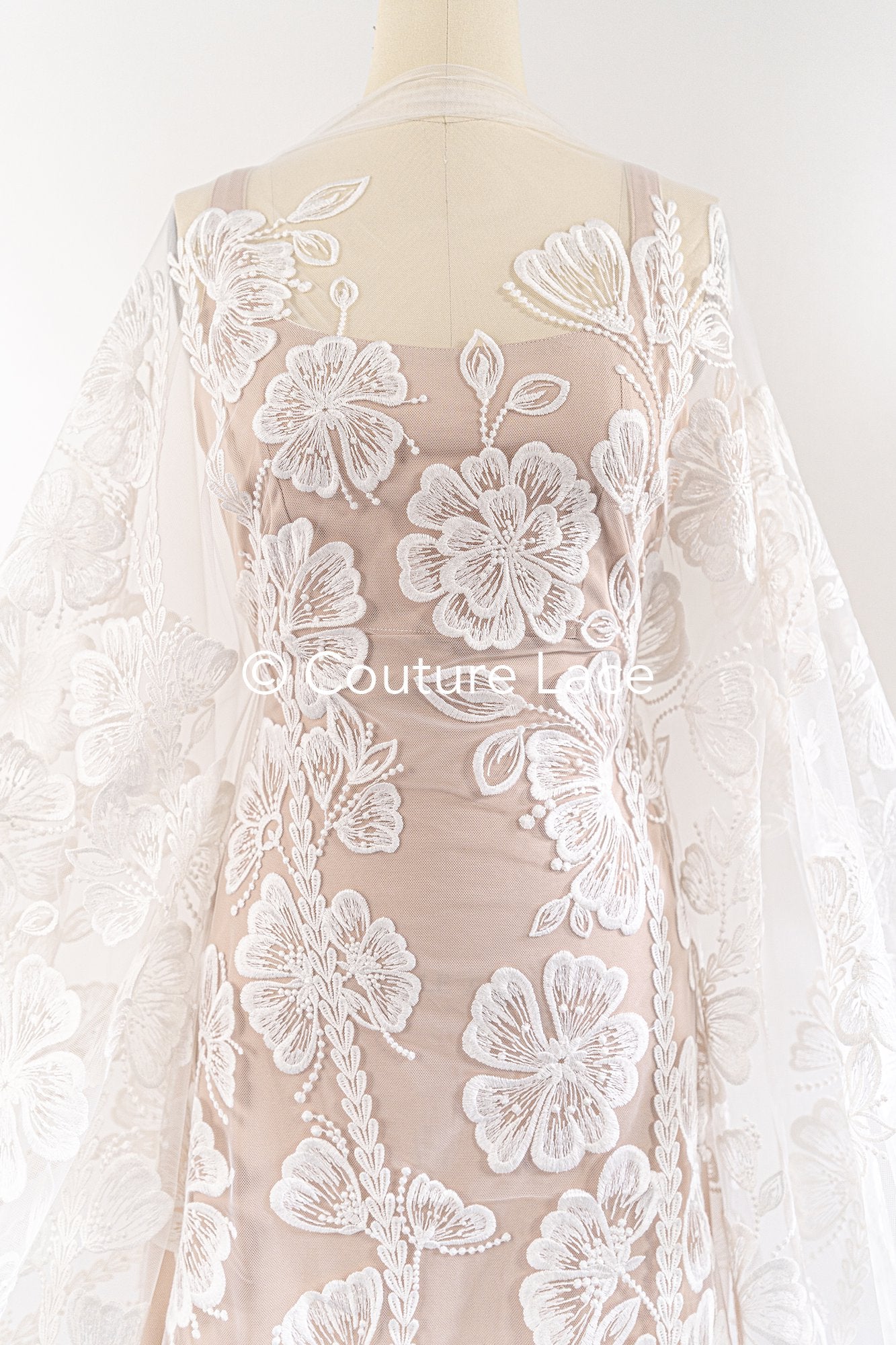 Boho bridal lace with floral pattern/ Boho lace for wedding dress // L25-756