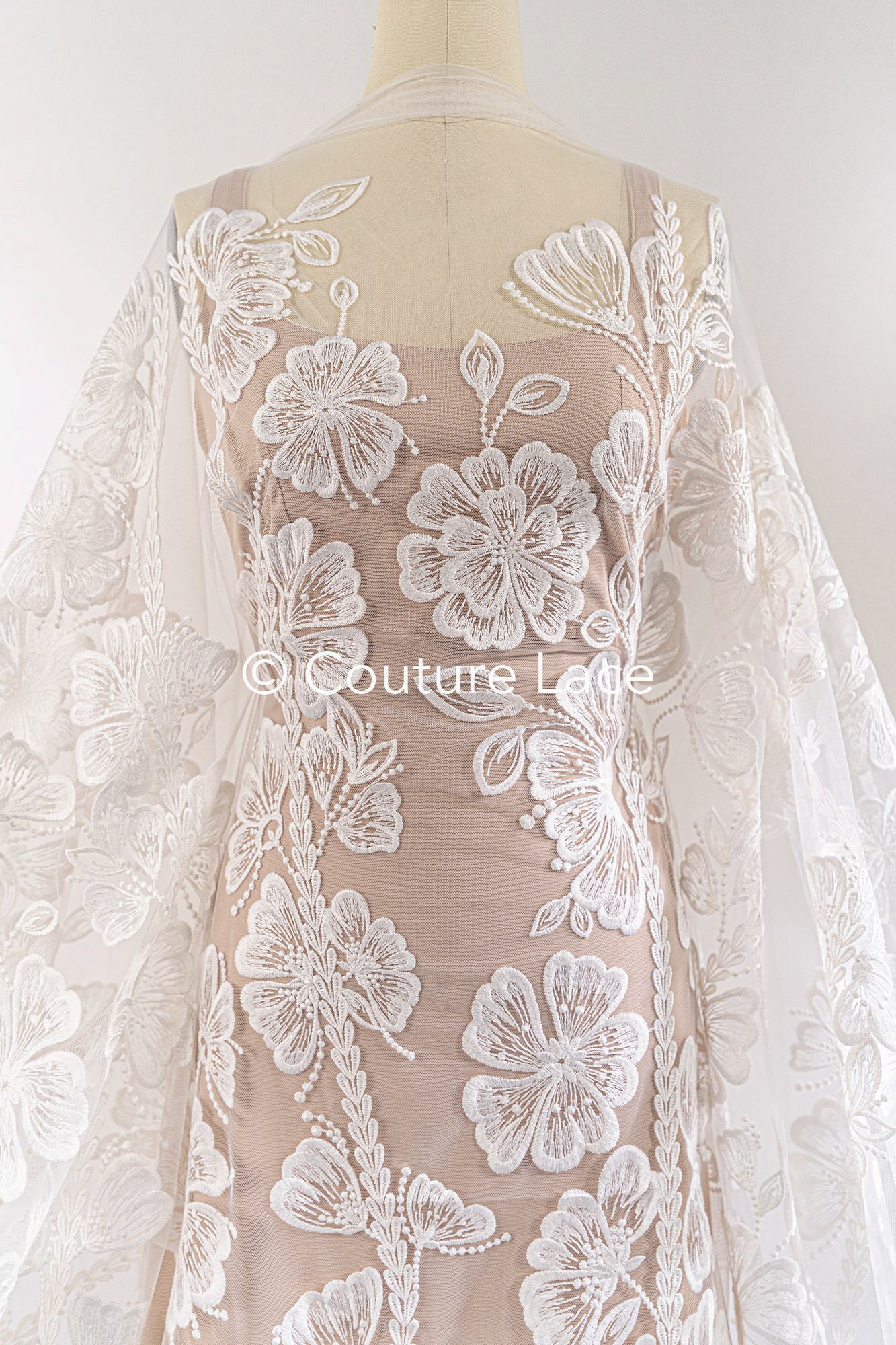 Encaje nupcial boho con estampado floral / encaje boho para vestido de novia // L25-756