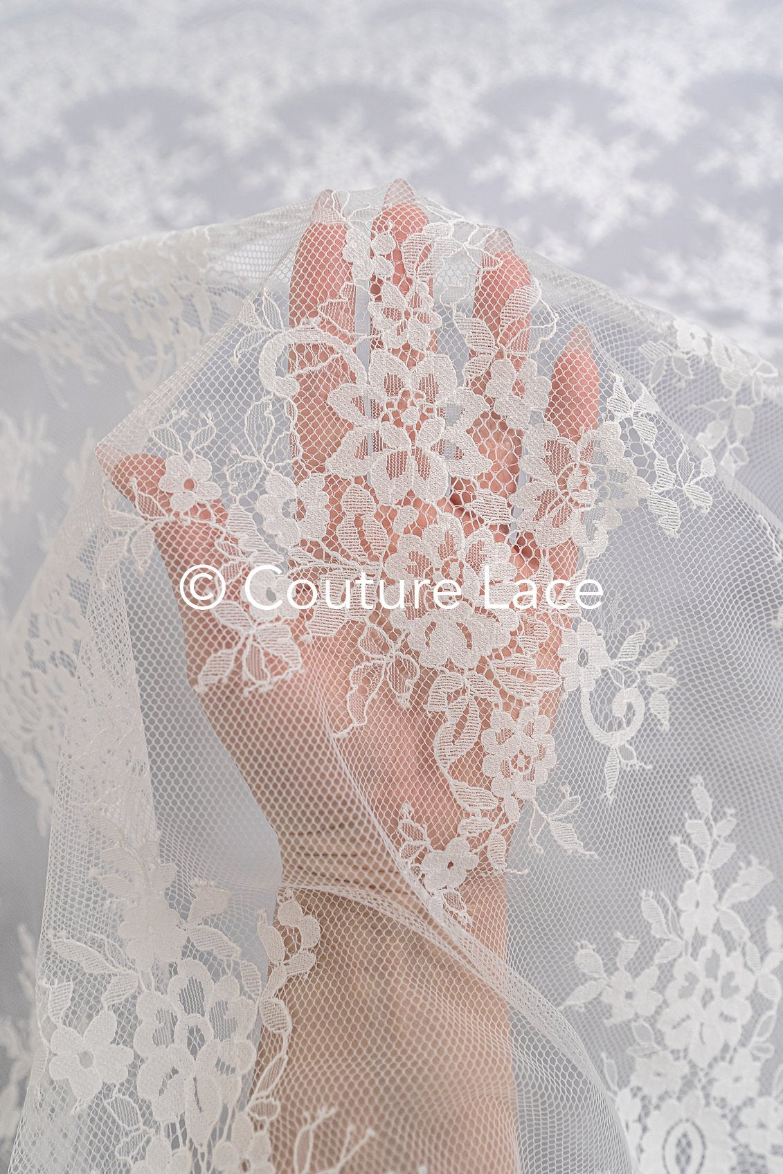 3 mètres de dentelle florale française / dentelle Chantilly française pour mariée // L25-759