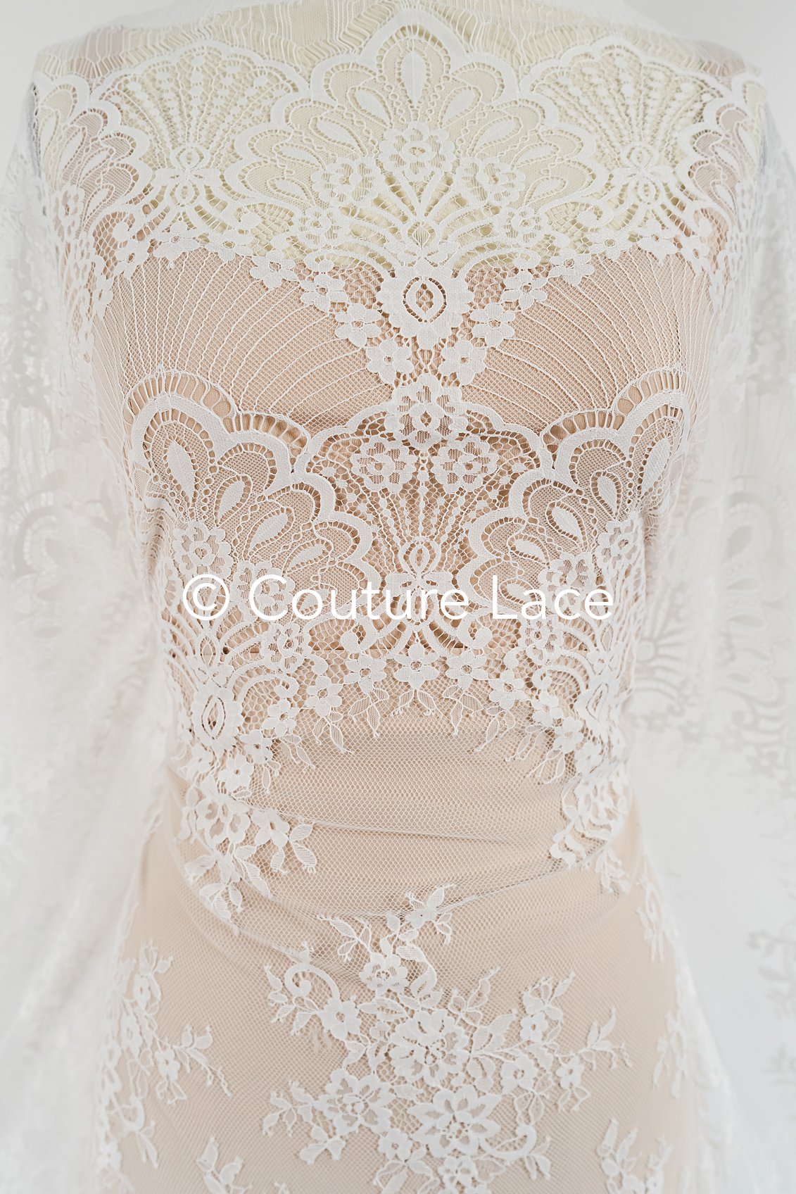 3 mètres de dentelle florale française / dentelle Chantilly française pour mariée // L25-759