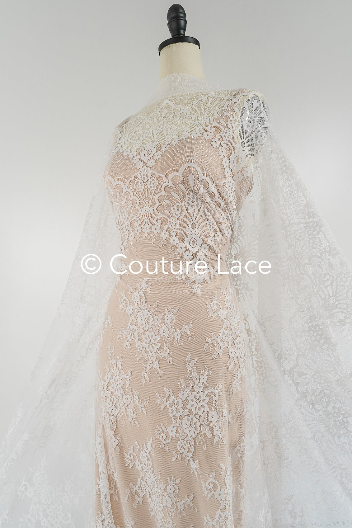 3 mètres de dentelle florale française / dentelle Chantilly française pour mariée // L25-759