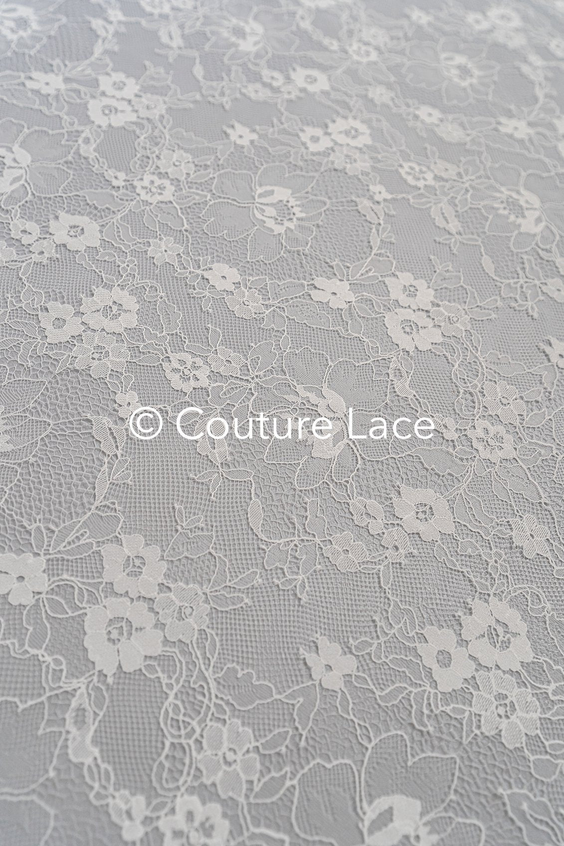 3 mètres de dentelle florale française / Dentelle de Chantilly française pour mariée // L25-761