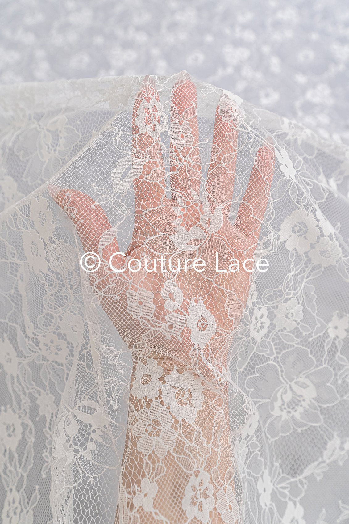 3 mètres de dentelle florale française / Dentelle de Chantilly française pour mariée // L25-761