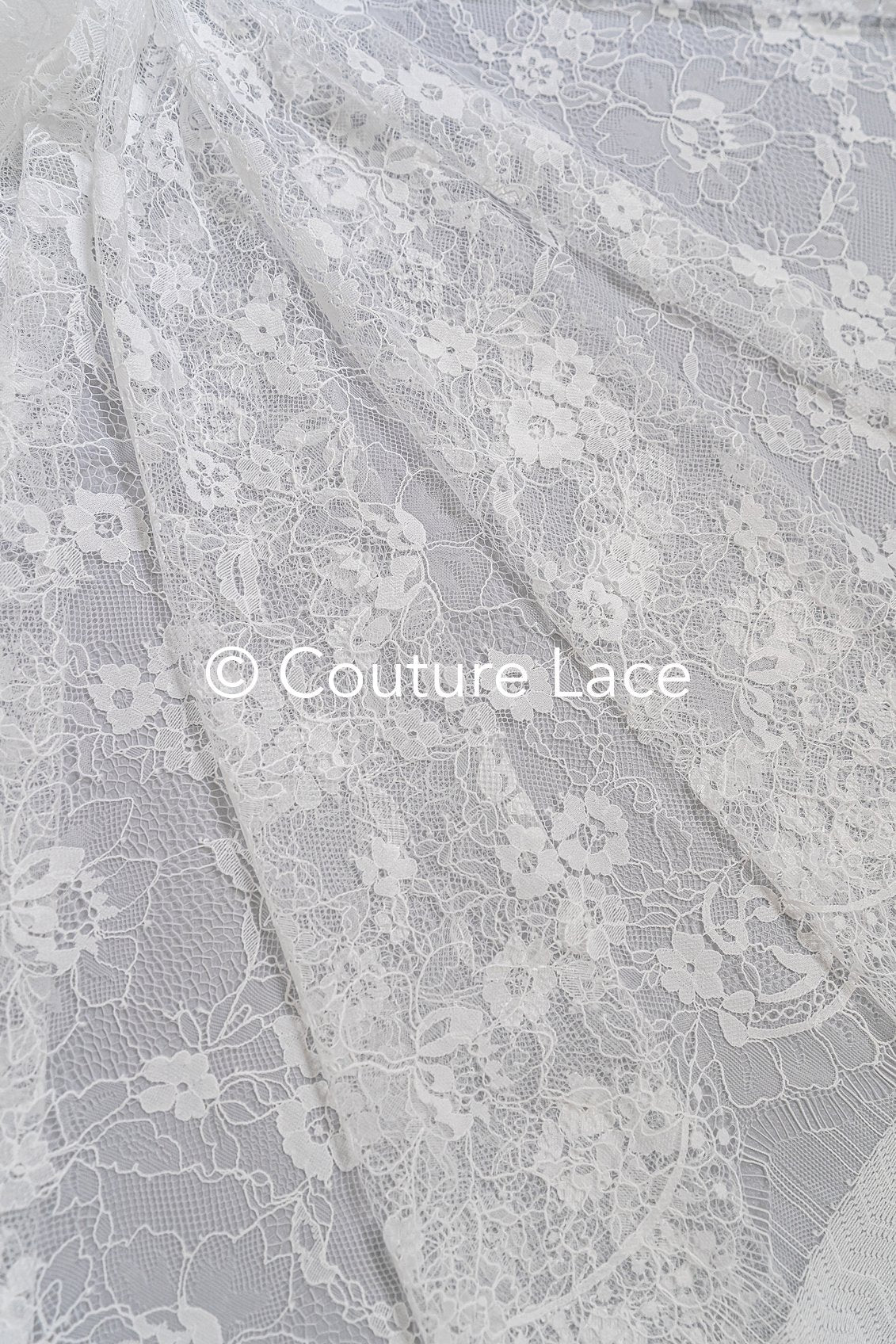 3 mètres de dentelle florale française / Dentelle de Chantilly française pour mariée // L25-761