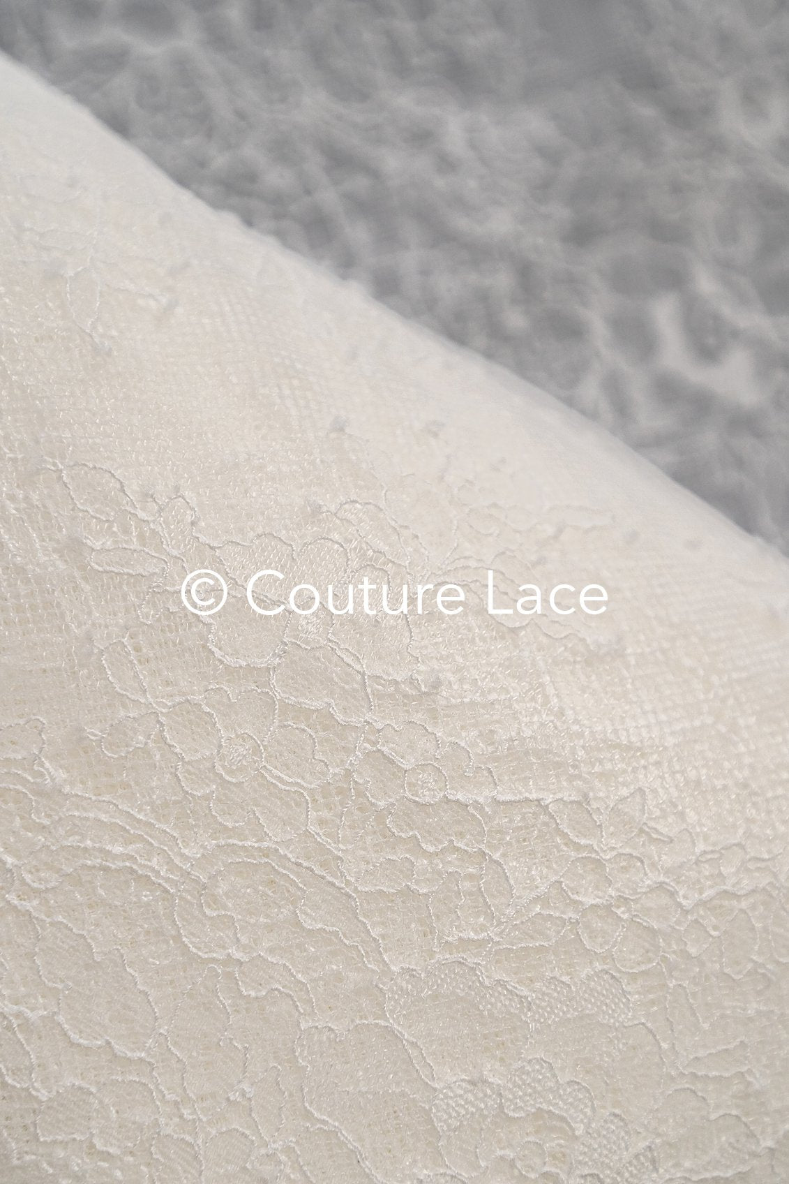 3 mètres de dentelle florale française / Dentelle Chantilly française pour mariée // L25-762