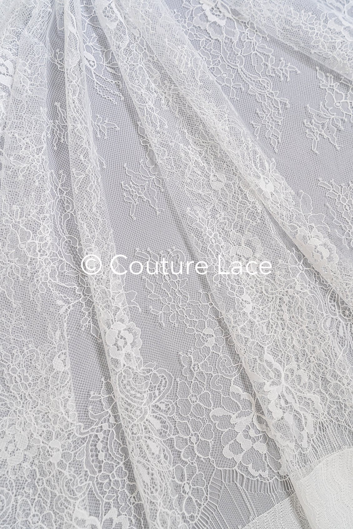 3 mètres de dentelle florale française / Dentelle Chantilly française pour mariée // L25-762