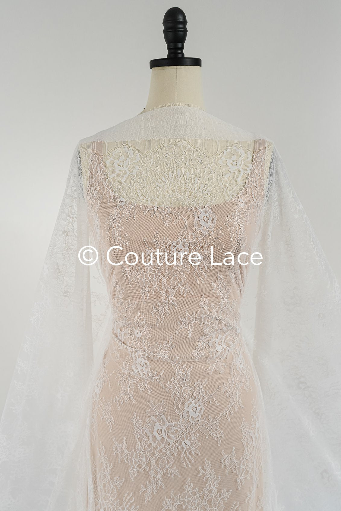 3 mètres de dentelle florale française / Dentelle Chantilly française pour mariée // L25-762