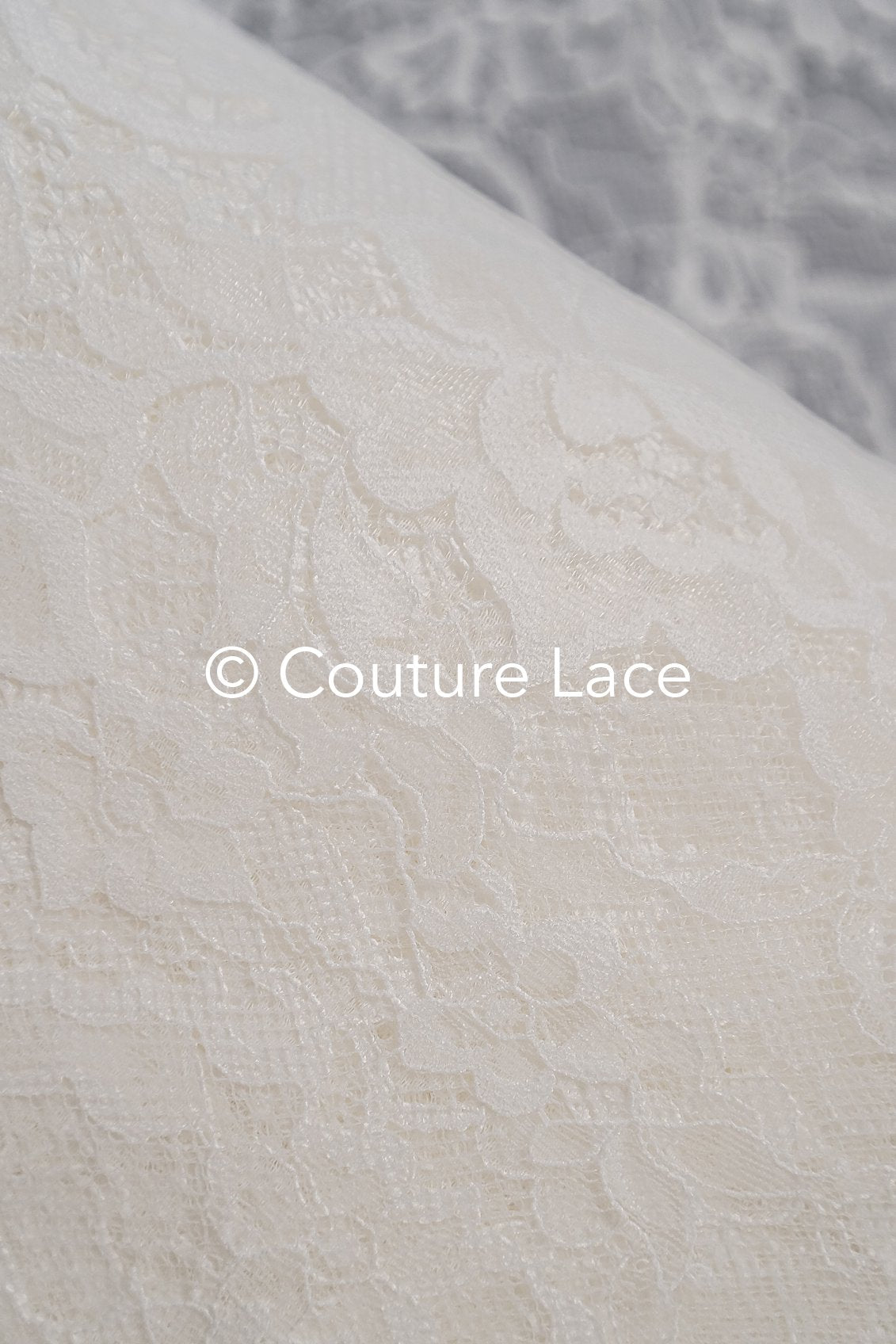 3 mètres de dentelle florale française / Dentelle Chantilly française pour mariée // L25-763