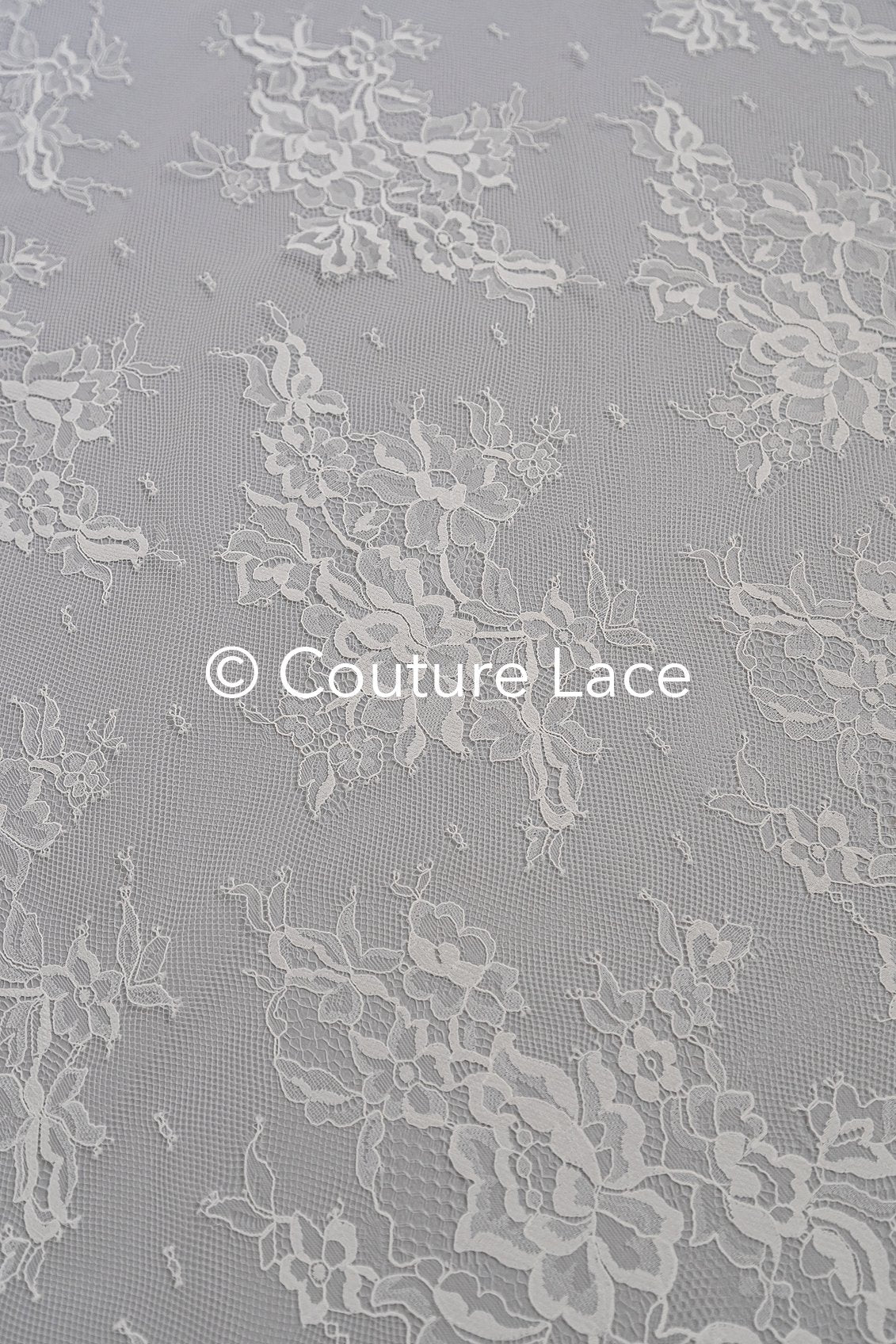 3 mètres de dentelle florale française / Dentelle Chantilly française pour mariée // L25-763