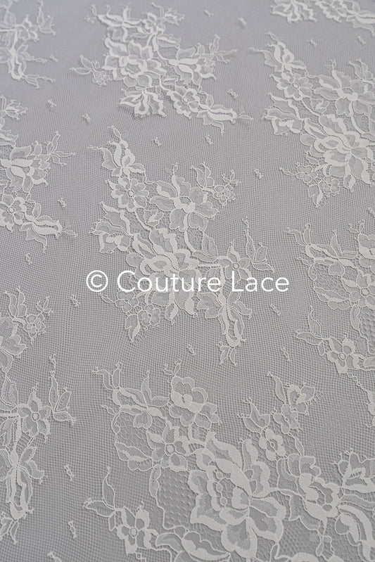 3 mètres de dentelle florale française / Dentelle Chantilly française pour mariée // L25-763