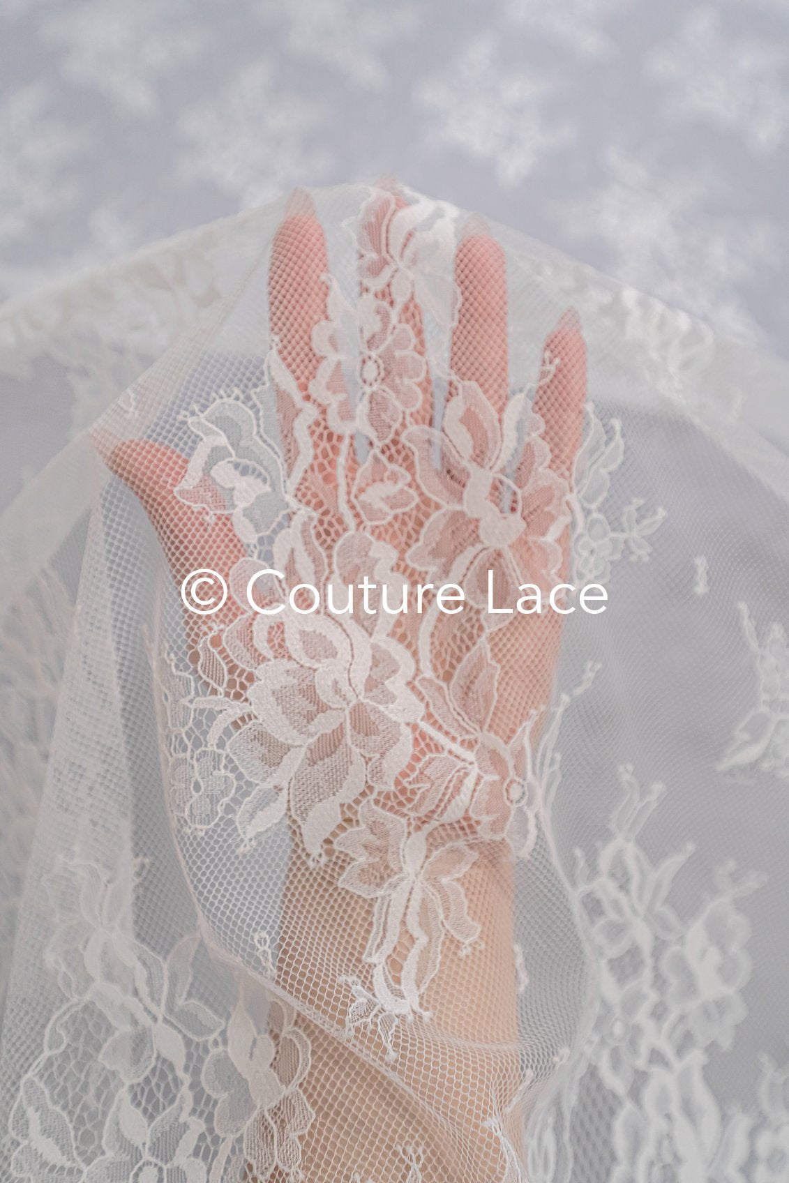 3 mètres de dentelle florale française / Dentelle Chantilly française pour mariée // L25-763