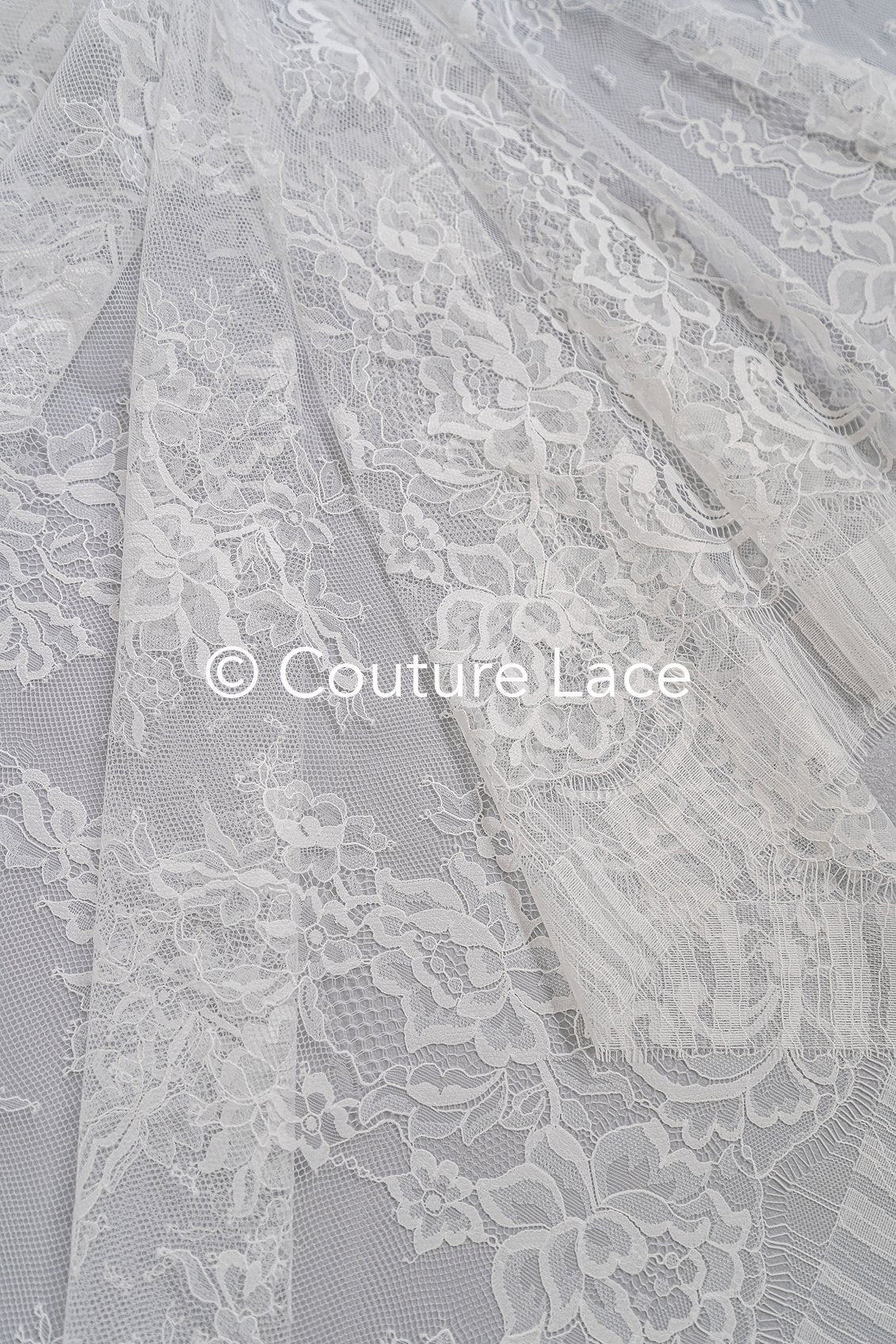 3 mètres de dentelle florale française / Dentelle Chantilly française pour mariée // L25-763