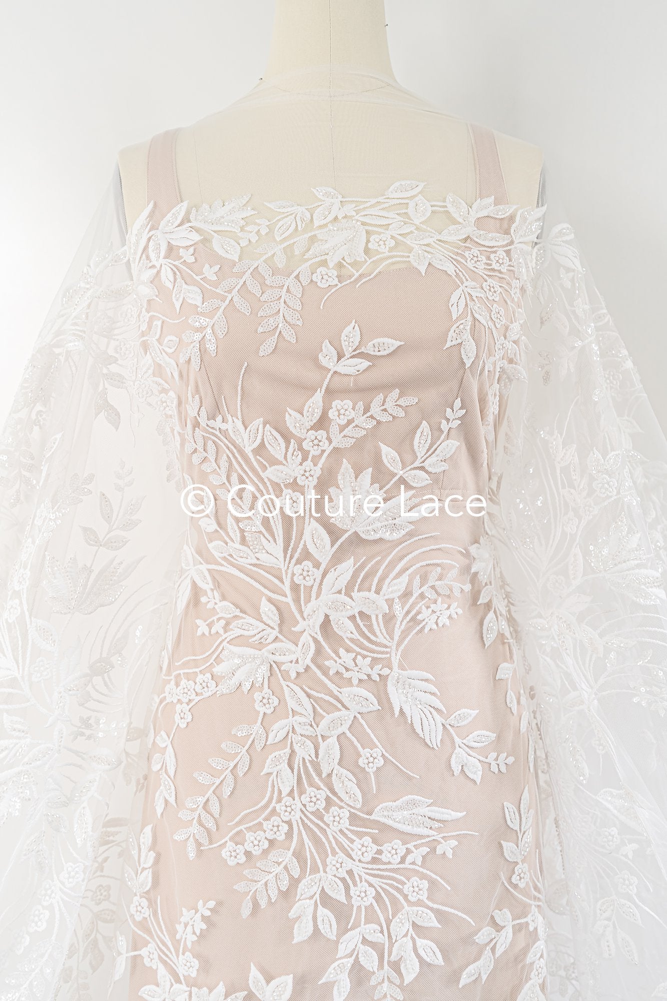 Exquisite Florale Spitze für Brautkleider, Luxus Brautspitze mit Perlenstickerei // L25-789