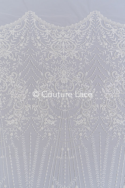 Filigrane Perlenstickerei, Brautspitze mit symmetrischen Muster, Florale Brautspitze // L25-795