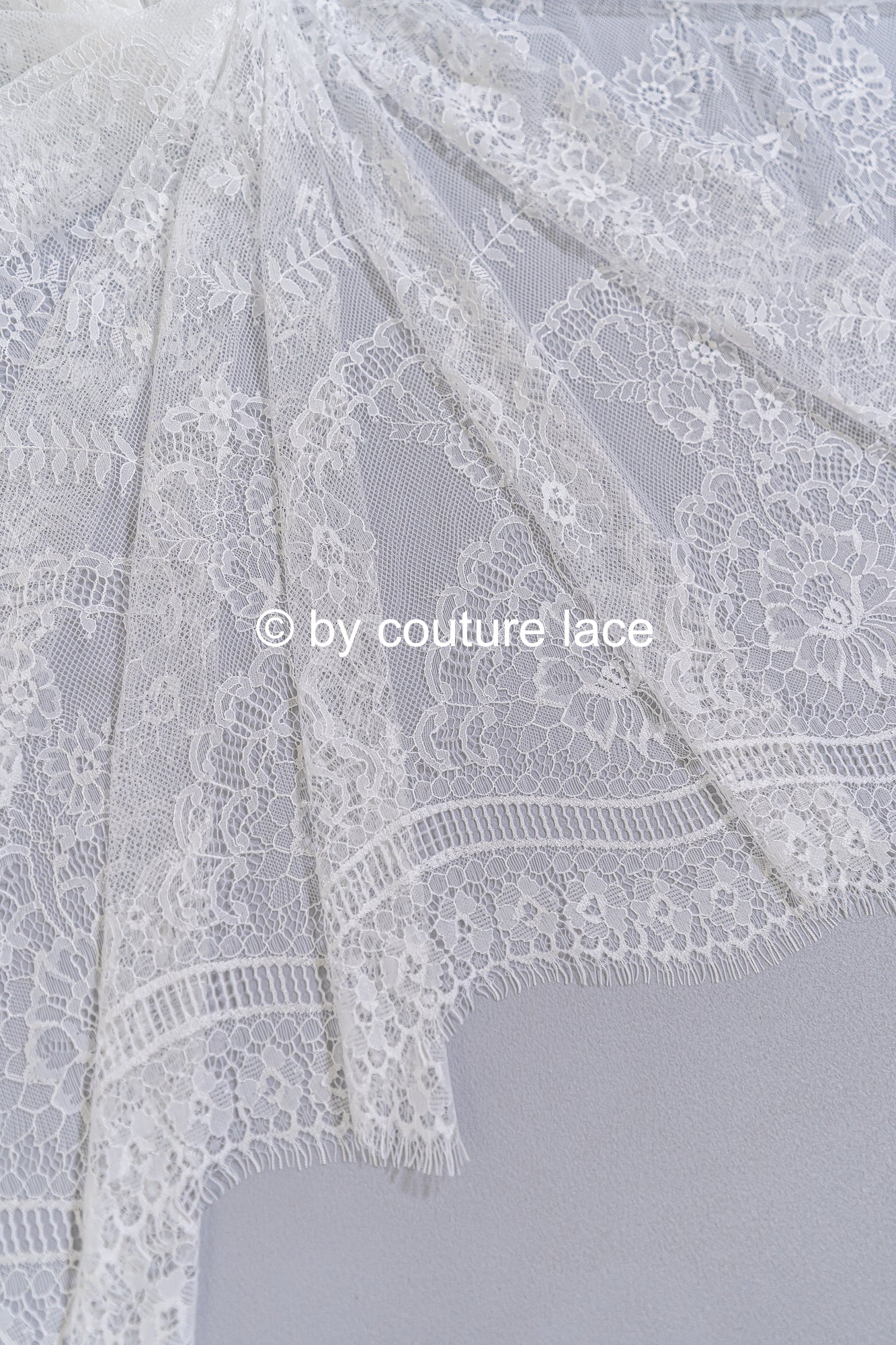 3 mètres de dentelle florale française / dentelle Chantilly française pour mariée // L25-796