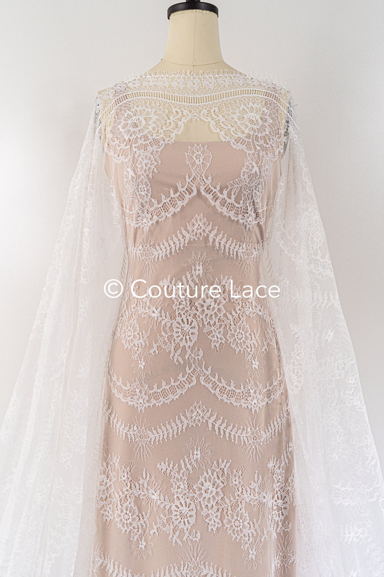 3 mètres de dentelle florale française / dentelle Chantilly française pour mariée // L25-796