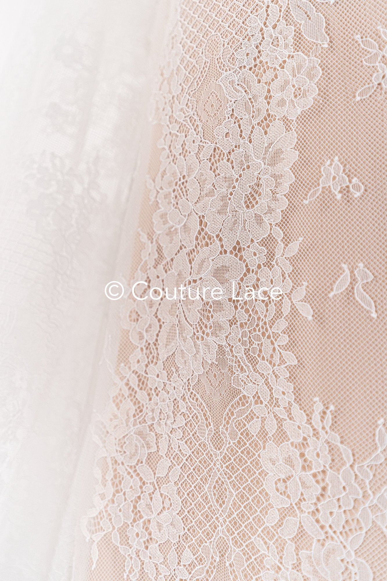3 mètres de dentelle florale française / dentelle de mariée Chantilly française // L25-797