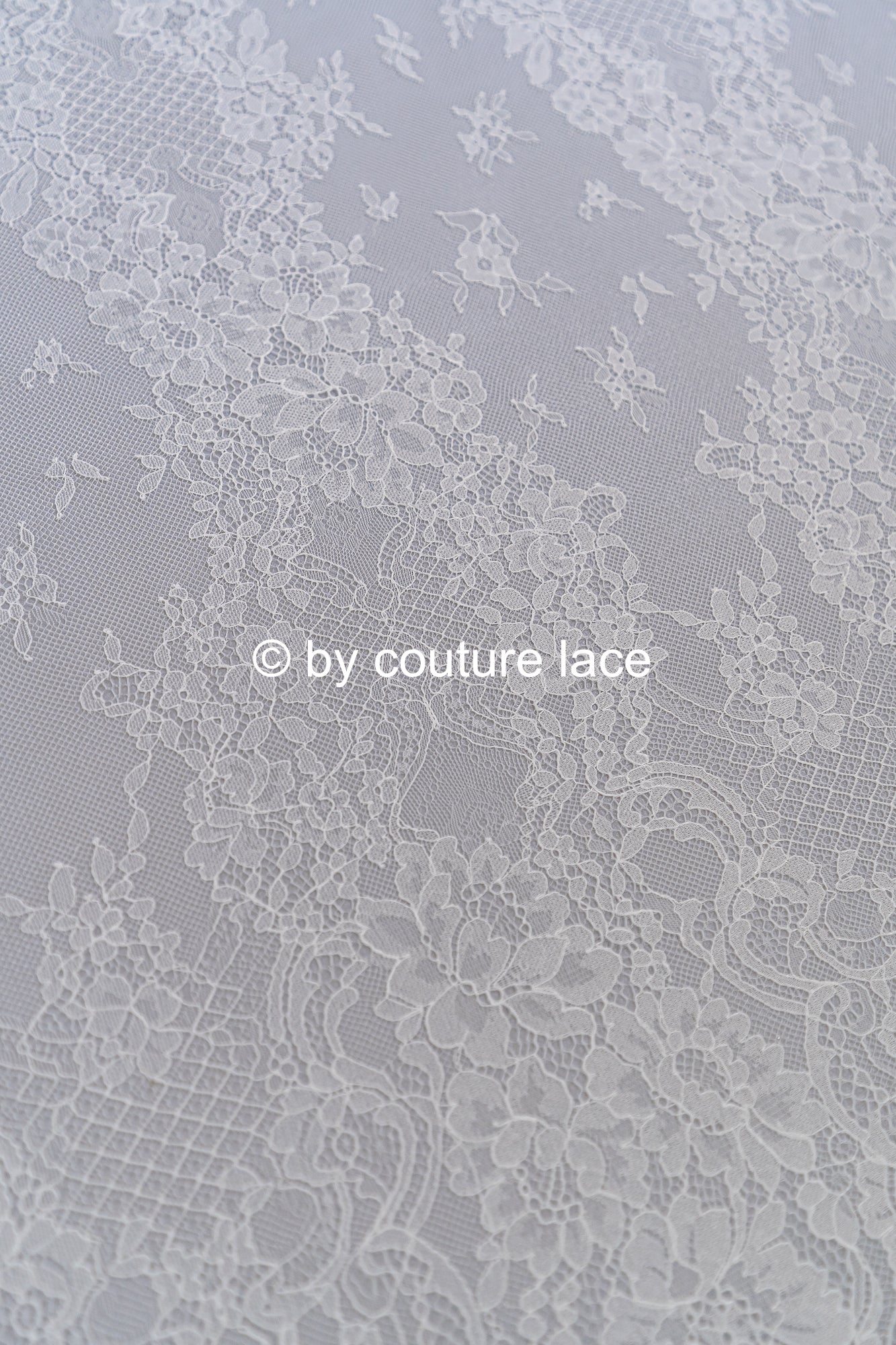 3 mètres de dentelle florale française / dentelle de mariée Chantilly française // L25-797