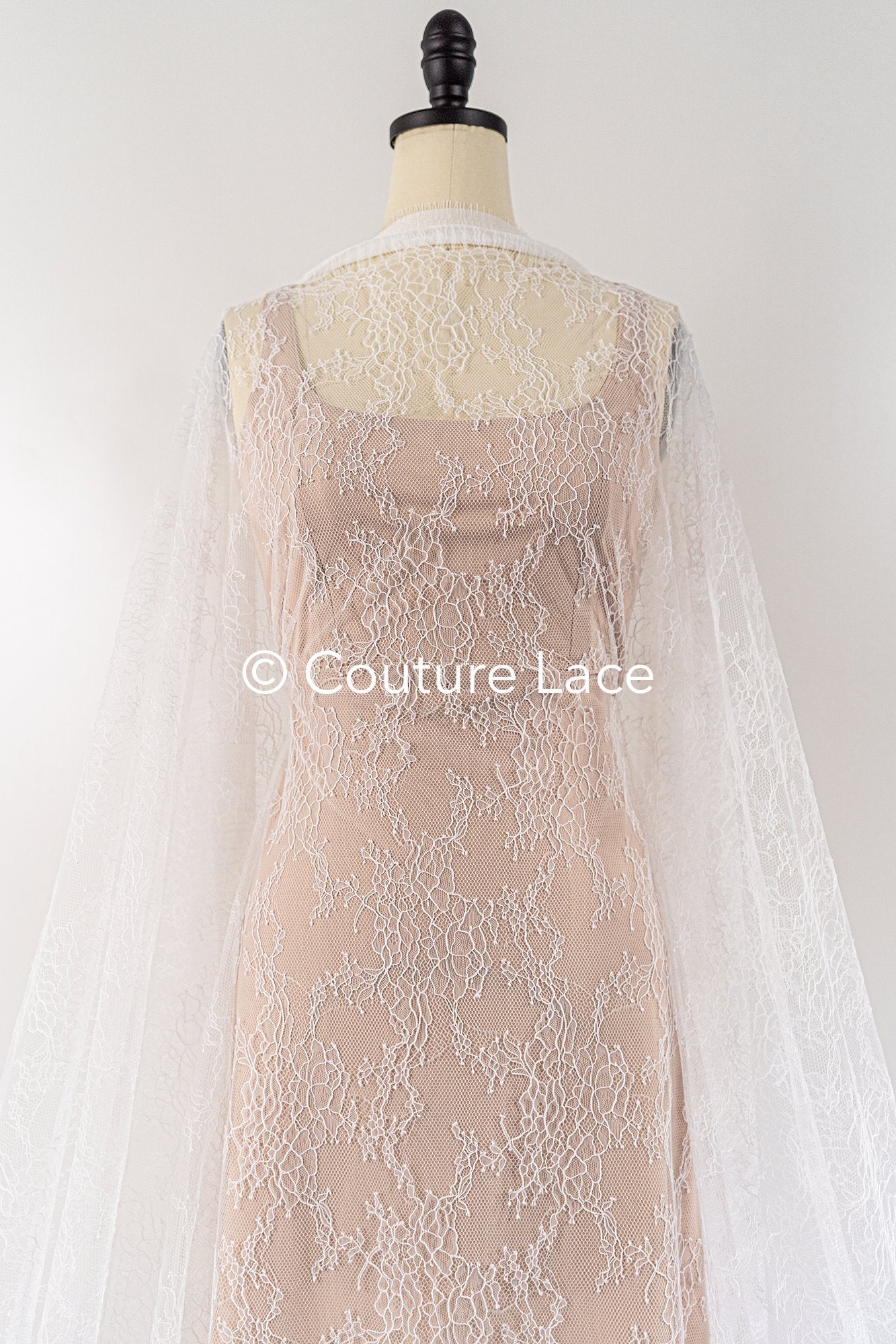 3 mètres de dentelle florale française / dentelle Chantilly française pour mariée // L25-798