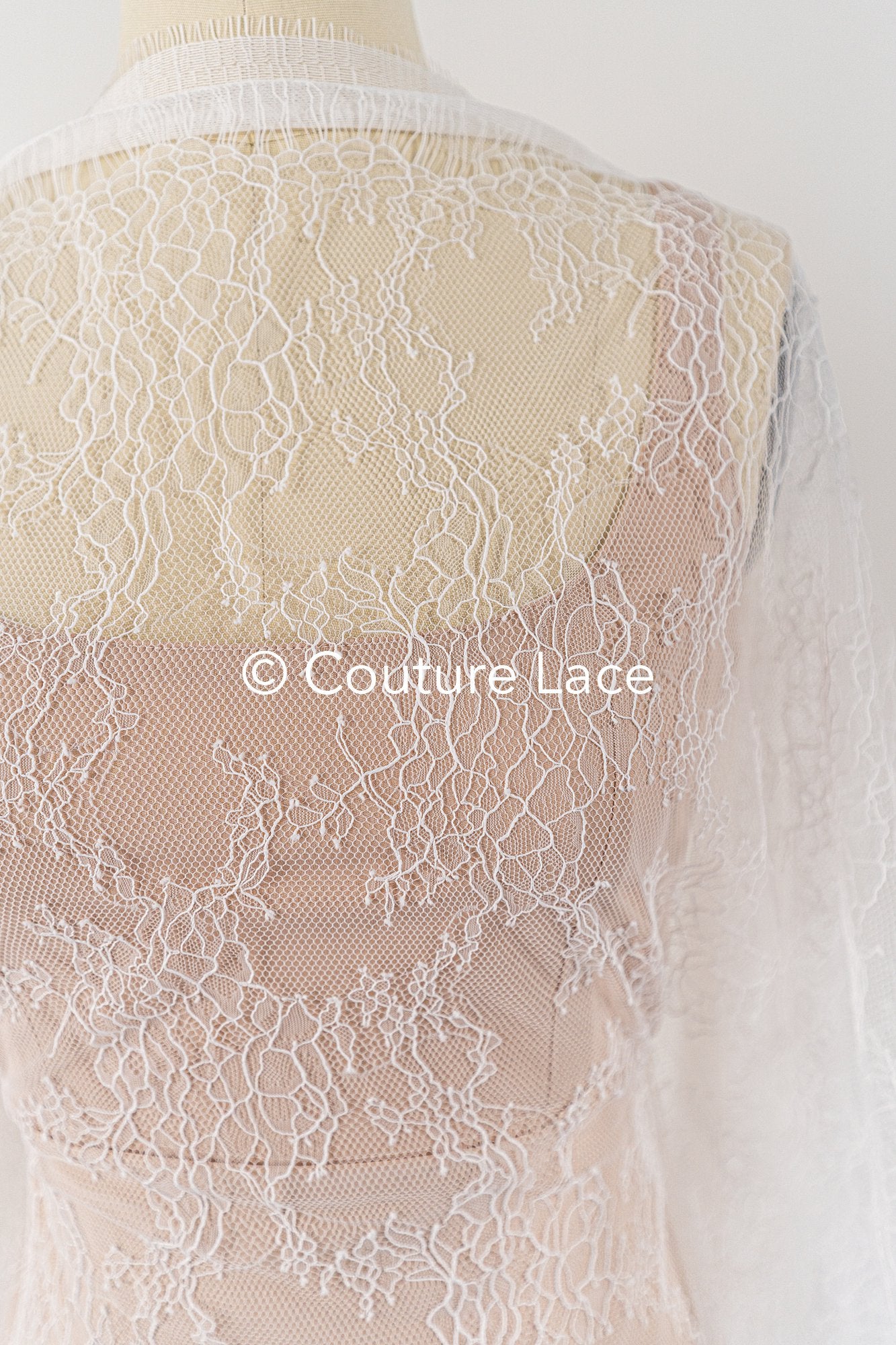 3 mètres de dentelle florale française / dentelle Chantilly française pour mariée // L25-798