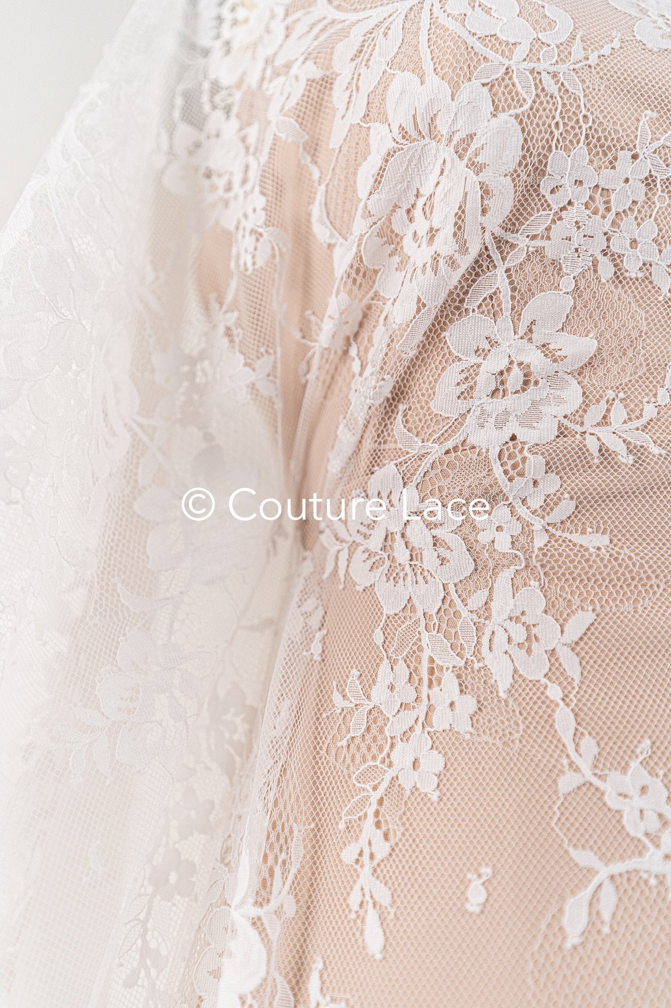 3 mètres de dentelle florale française / Dentelle de mariée Chantilly française // L25-800