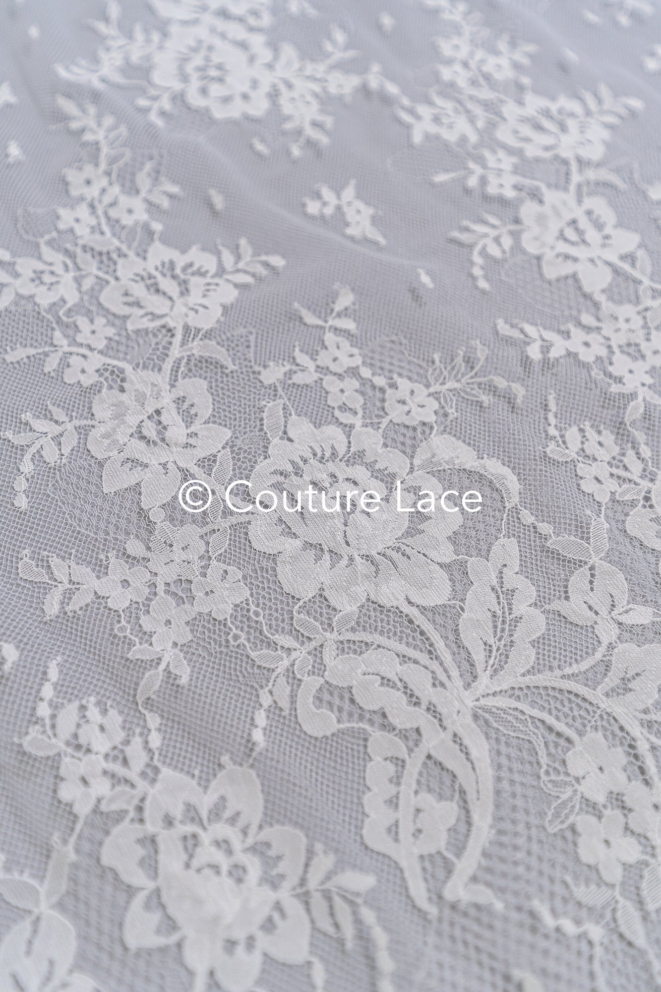 3 mètres de dentelle florale française / Dentelle de mariée Chantilly française // L25-800