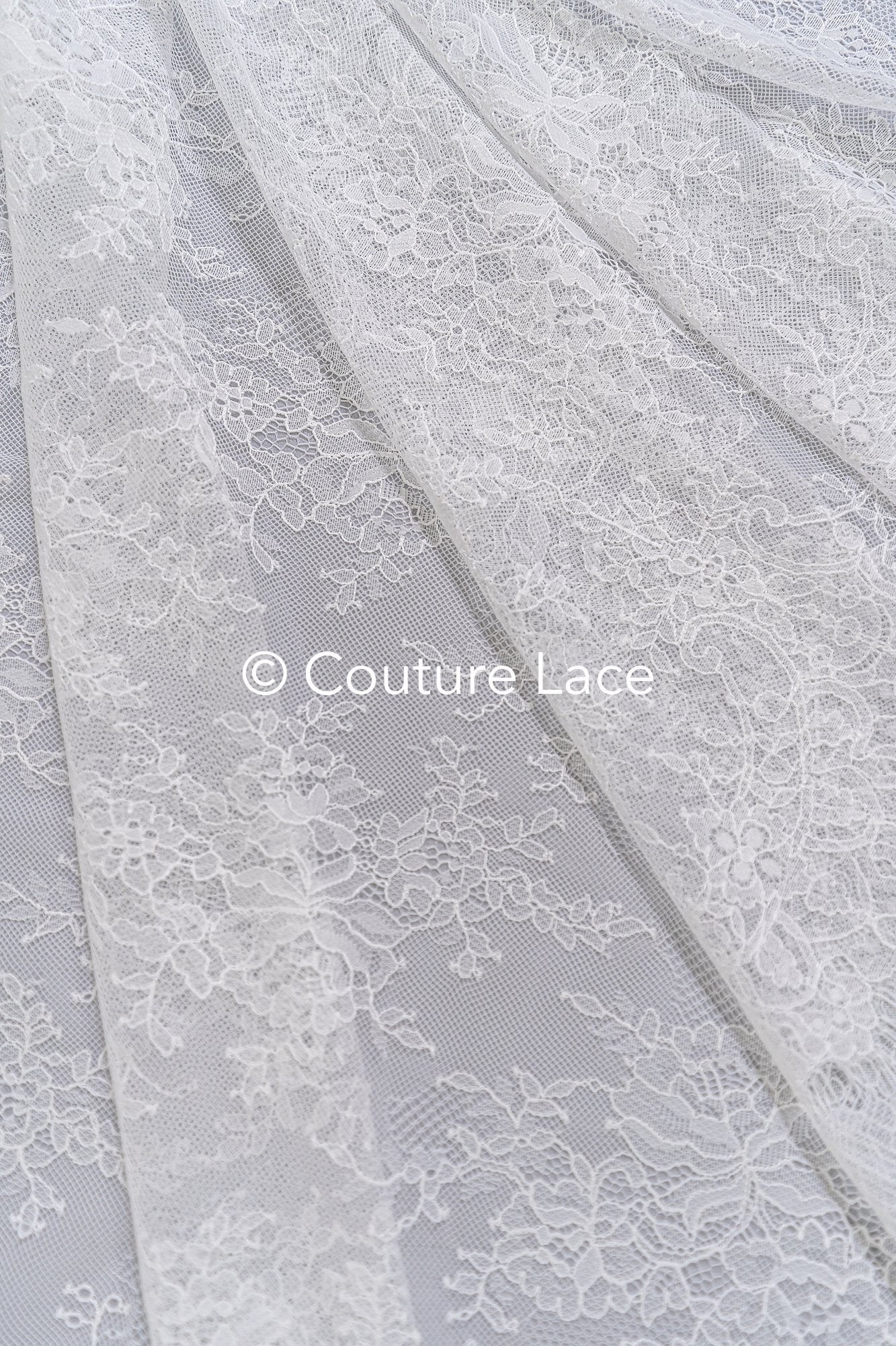 3 mètres de dentelle florale française / Dentelle de Chantilly française pour mariée // L25-802