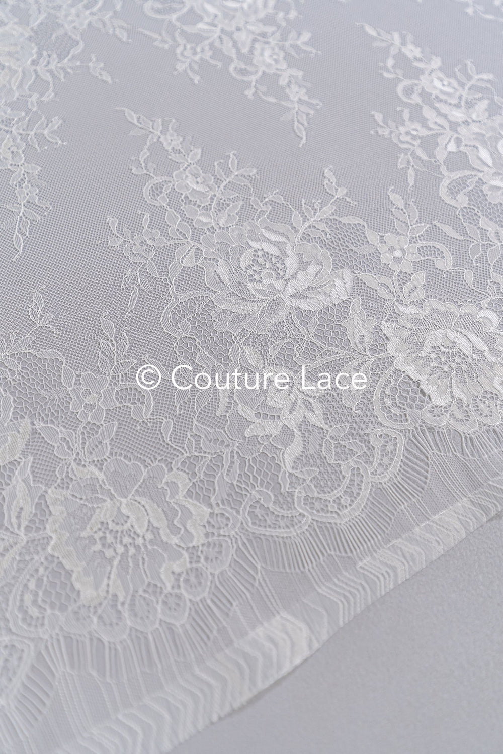 3 mètres de dentelle florale française / Bordure en dentelle Chantilly française pour mariée // L25-804