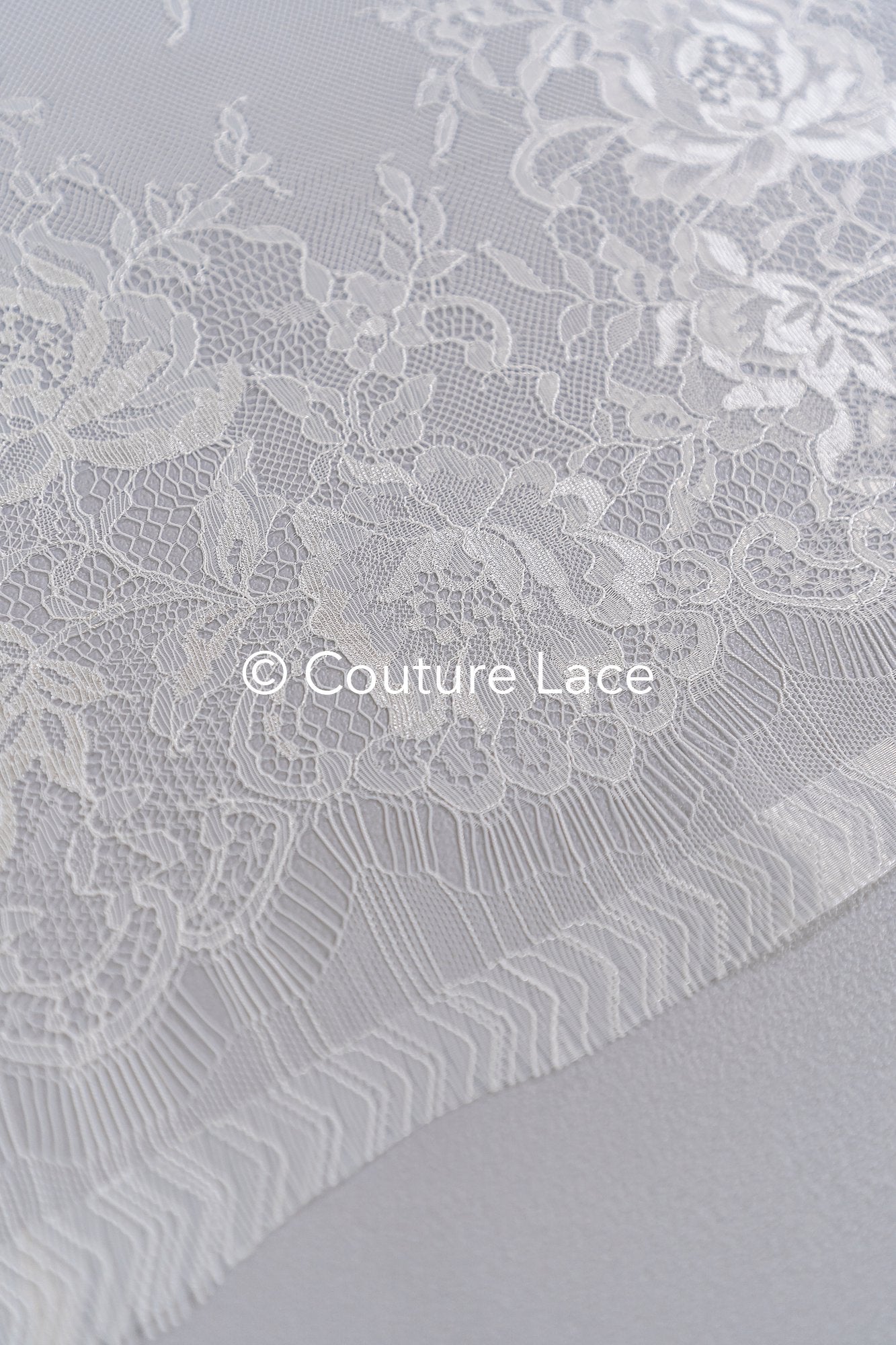 3 mètres de dentelle florale française / Bordure en dentelle Chantilly française pour mariée // L25-804