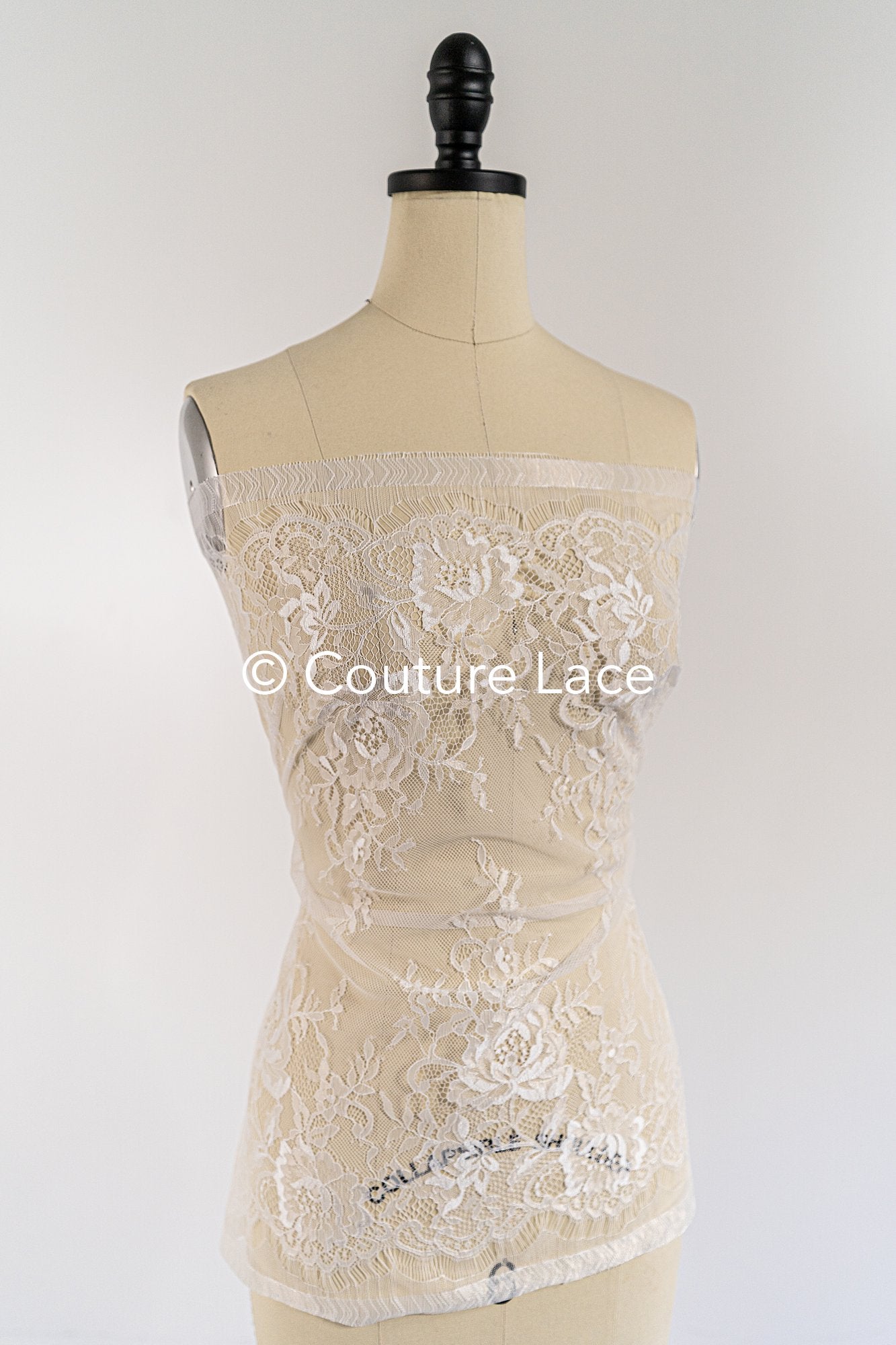 3 mètres de dentelle florale française / Bordure en dentelle Chantilly française pour mariée // L25-804