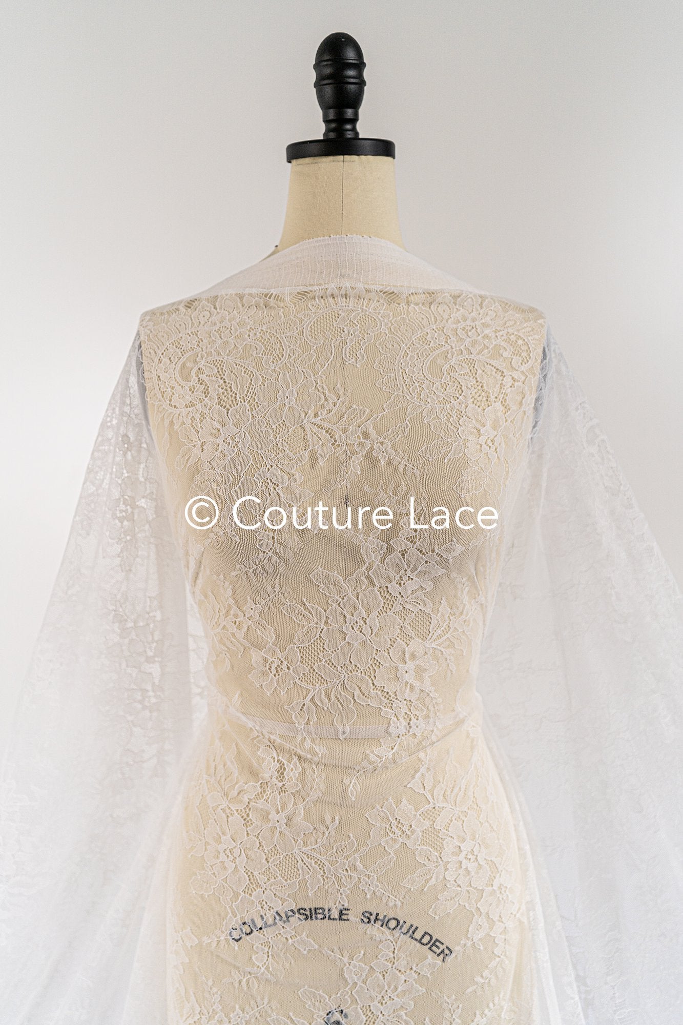 3 mètres de dentelle florale française / Dentelle Chantilly française pour mariée // L25-806