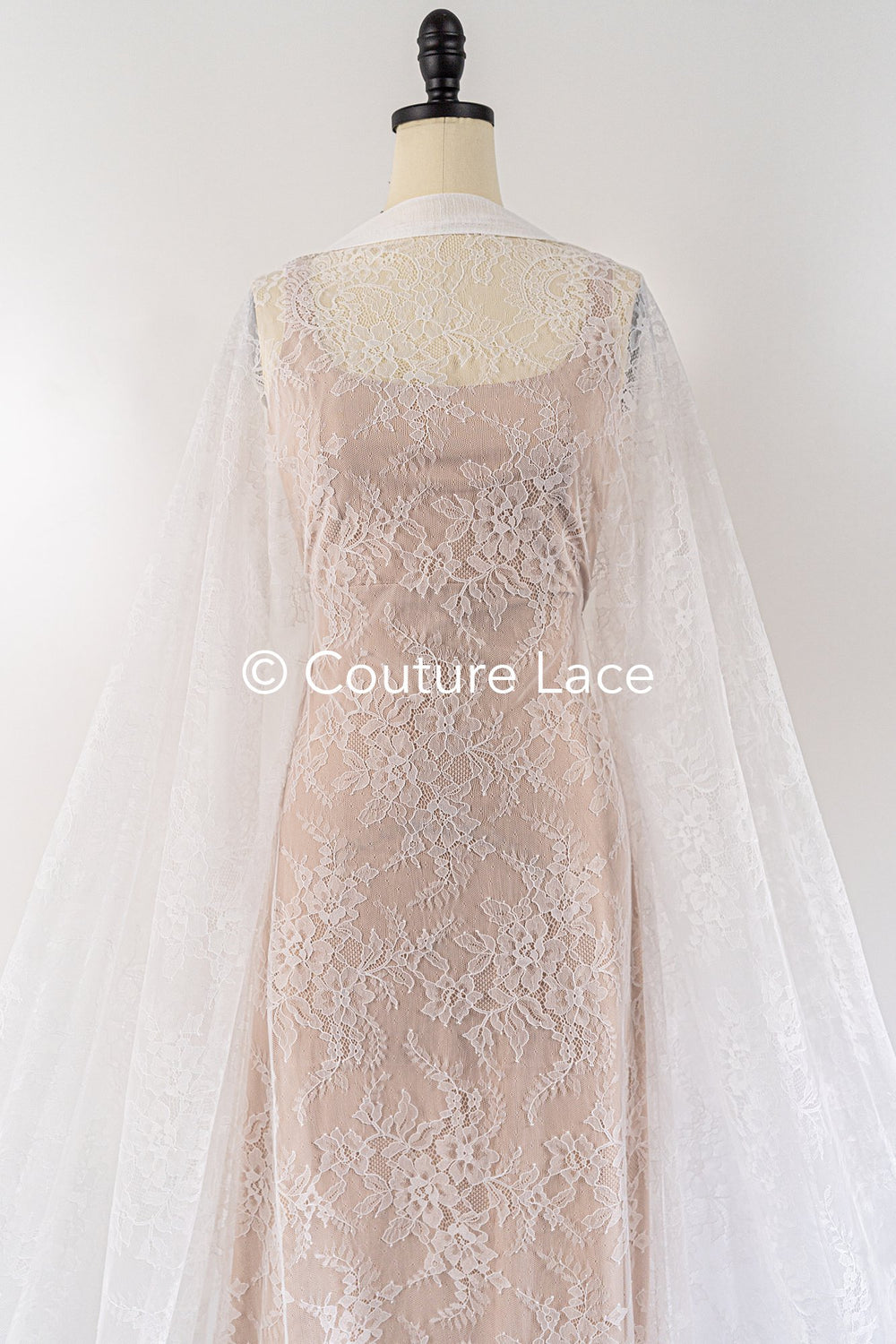 3 mètres de dentelle florale française / Dentelle Chantilly française pour mariée // L25-806
